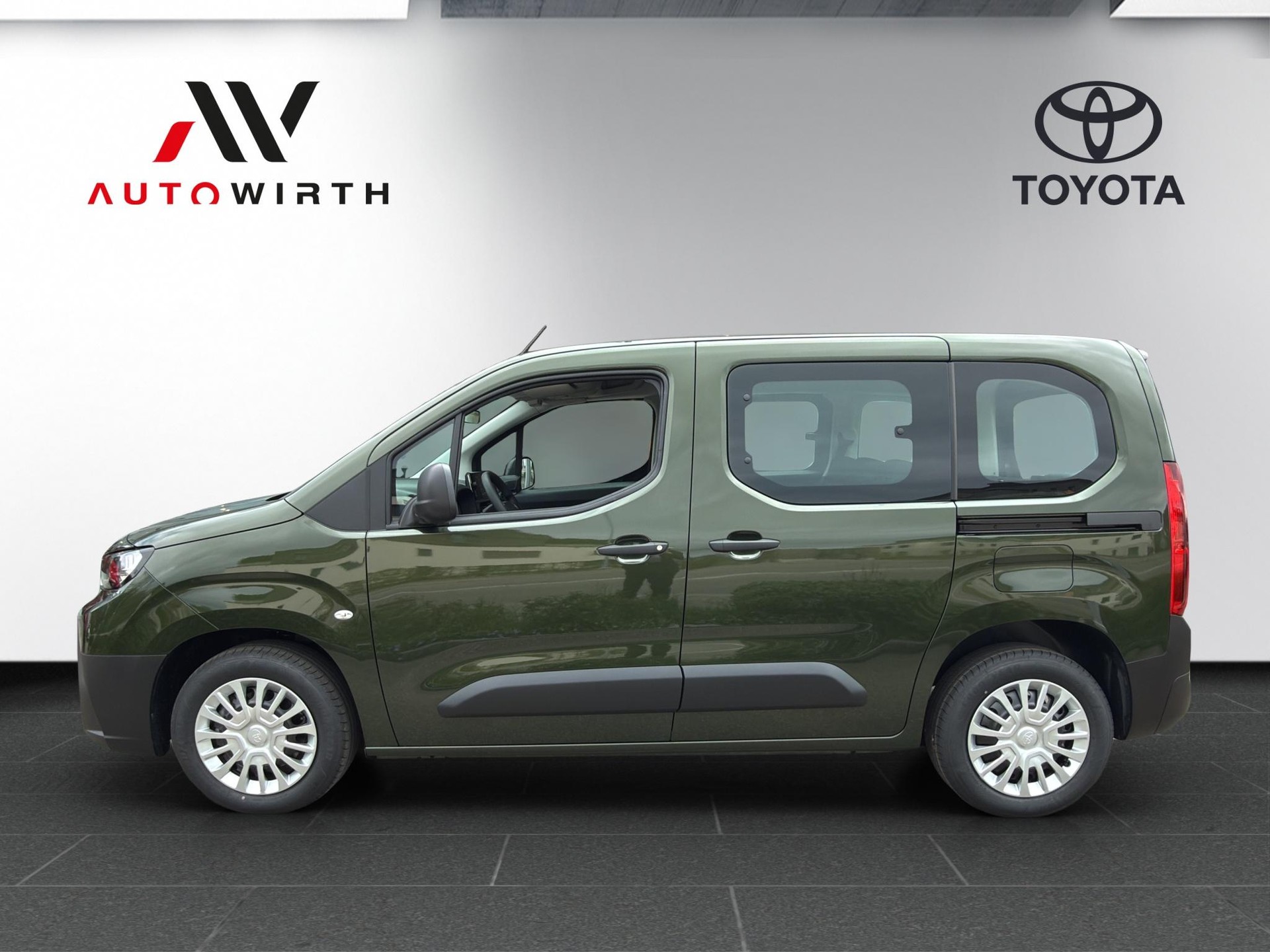 TOYOTA Proace City Verso L1 1.2 110 Comfort-image-7
