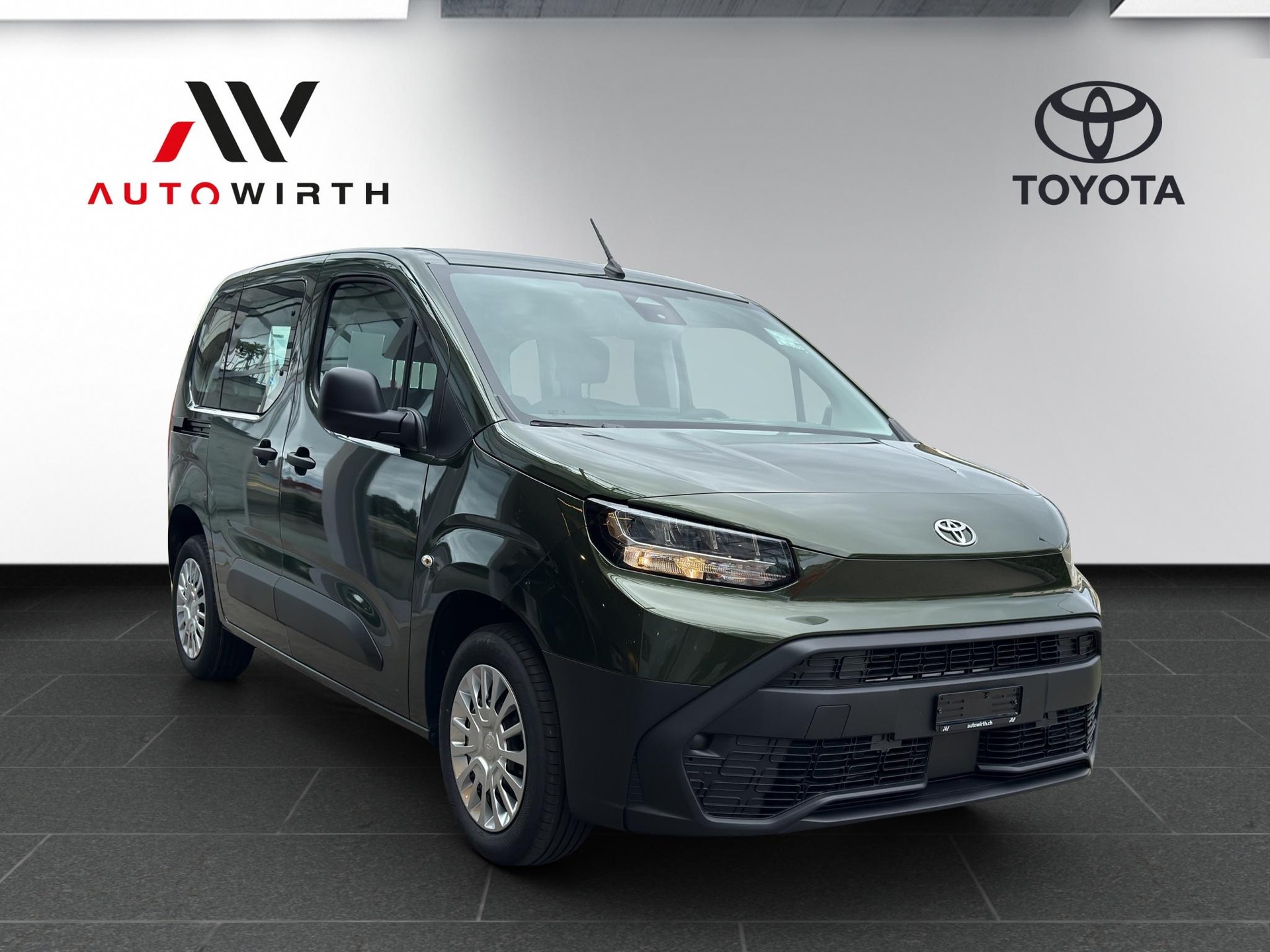 TOYOTA Proace City Verso L1 1.2 110 Comfort-image-2
