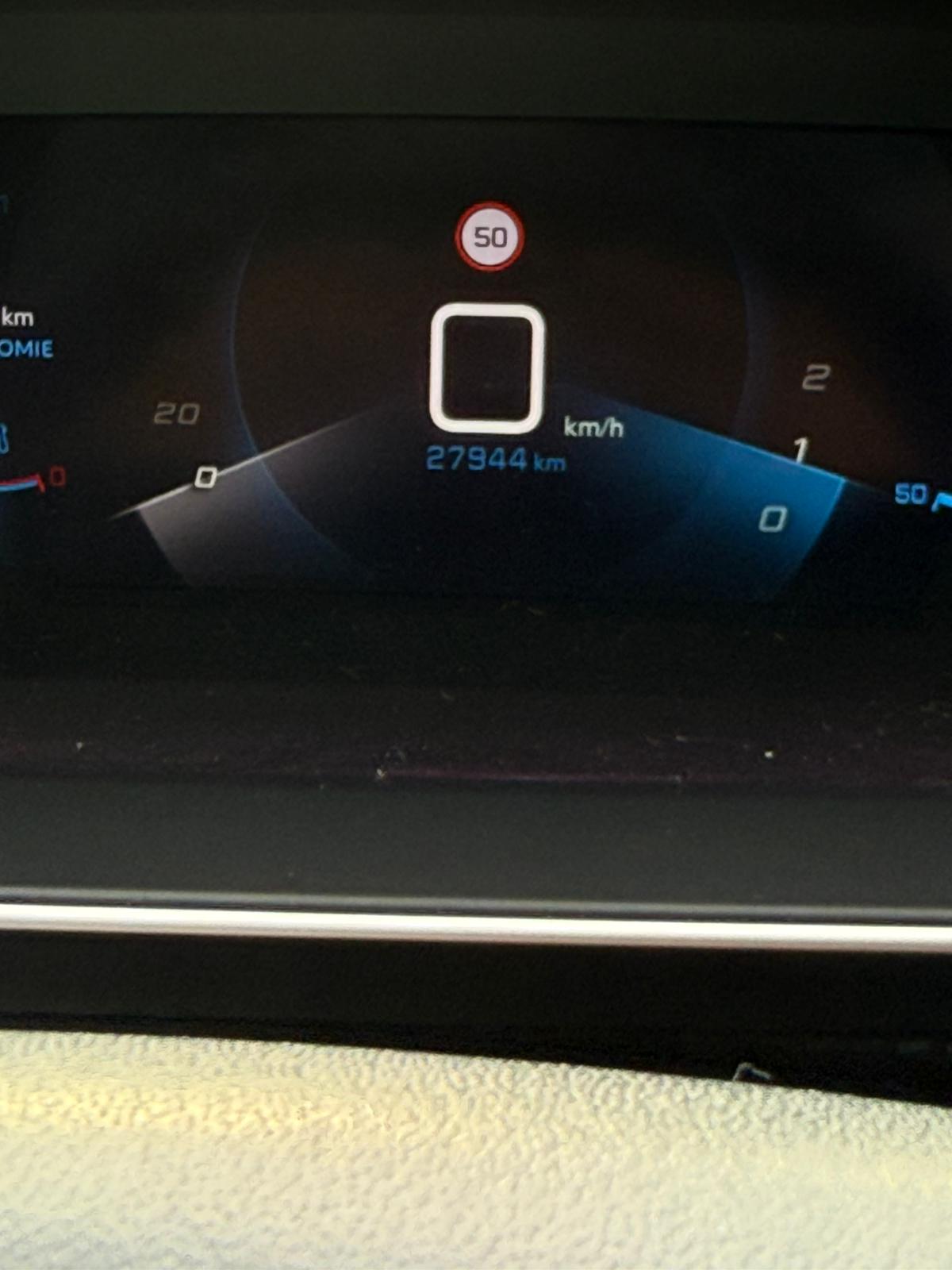 PEUGEOT 1.2 PureTech 100 Allure-image-8