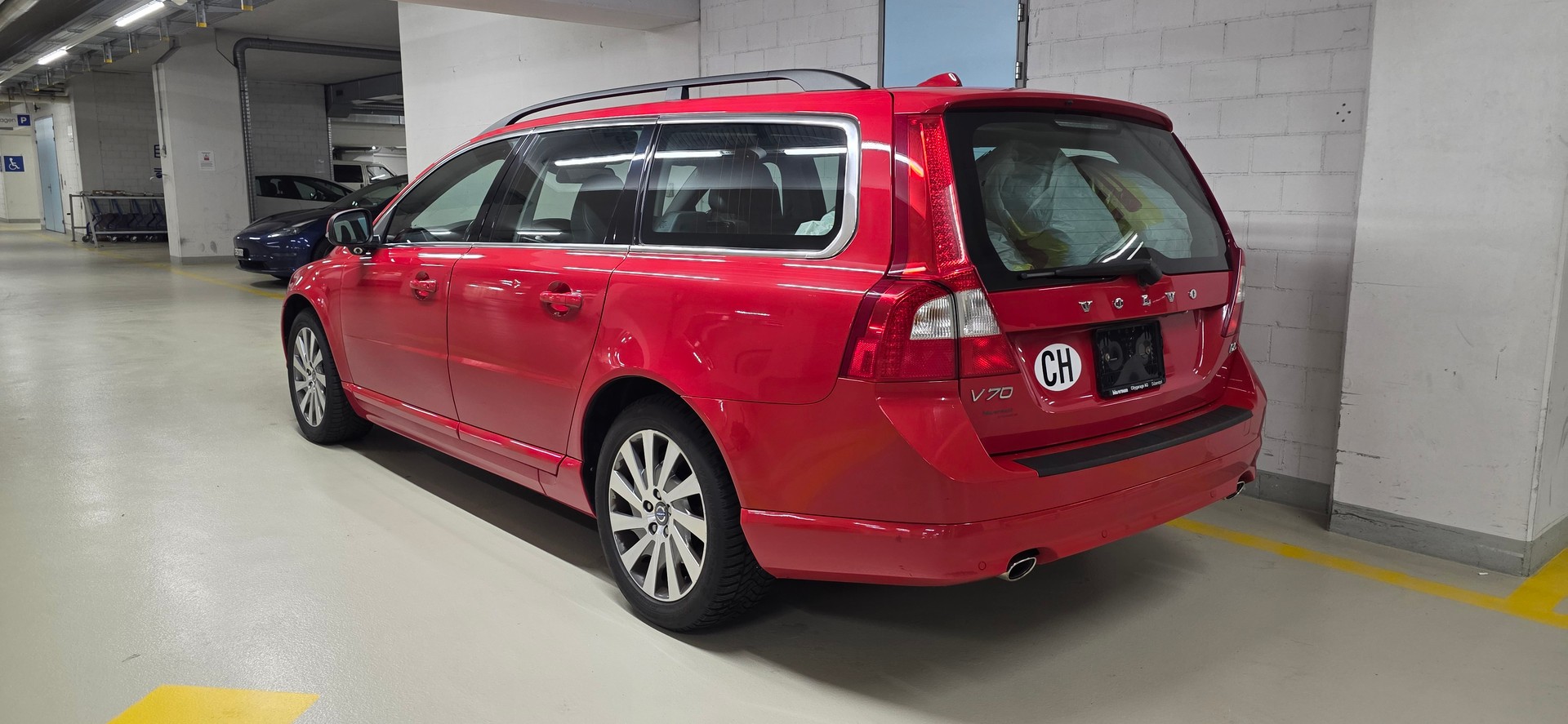 VOLVO V70 D5 Summum-image-2