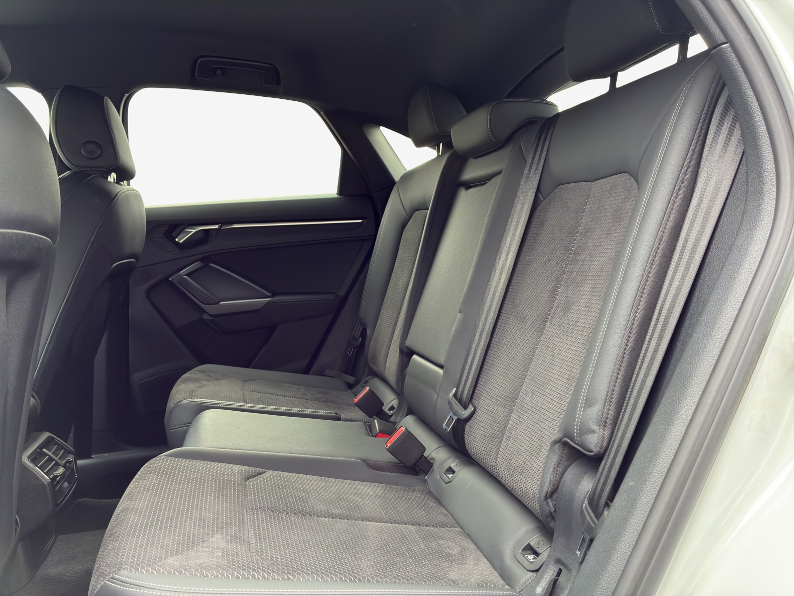 AUDI Q3 Sportback 45 TFSI e S line S-tronic-image-11