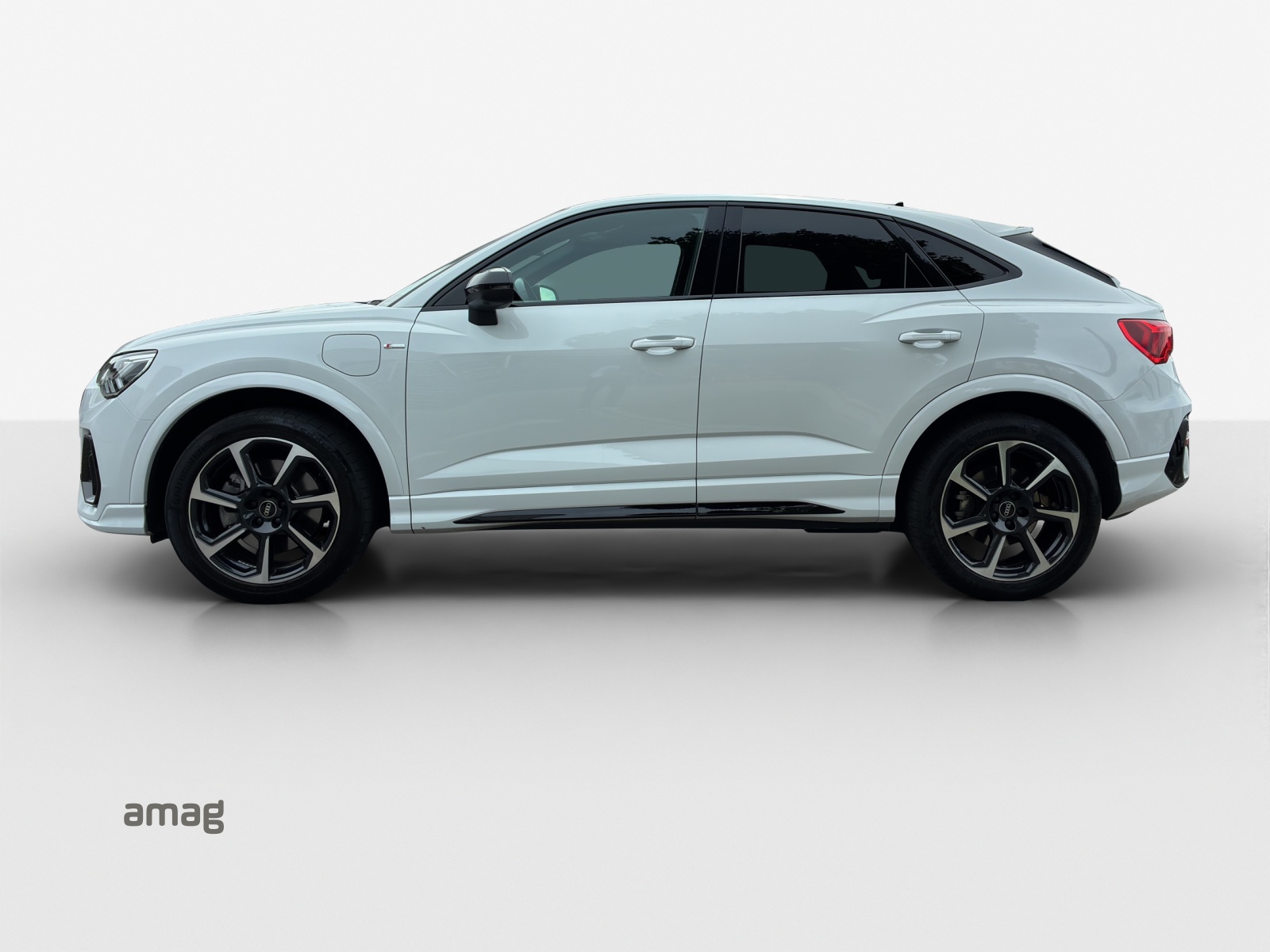 AUDI Q3 Sportback 45 TFSI e S line S-tronic-image-1