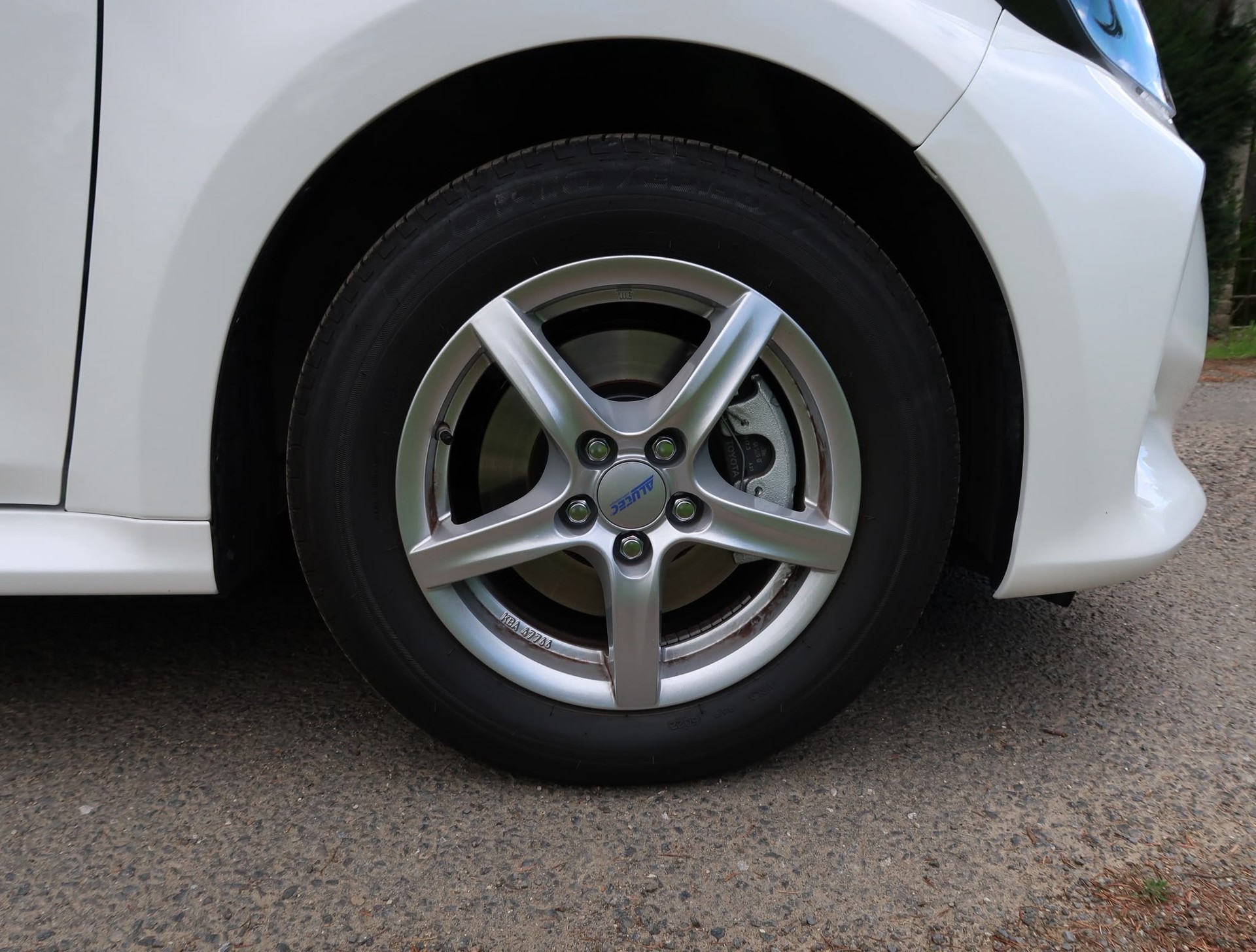 TOYOTA Yaris 1.5 Comfort e-CVT-image-24