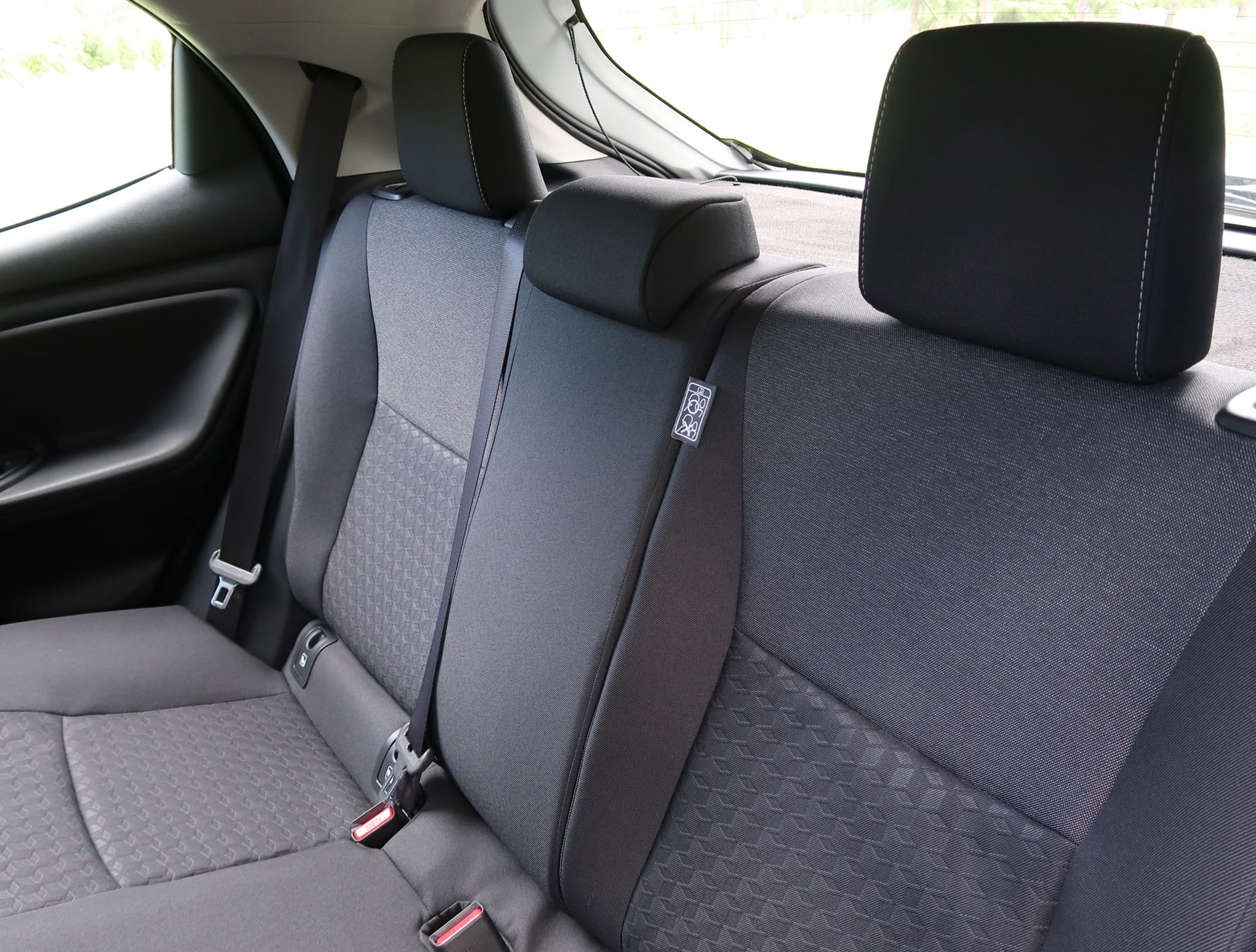 TOYOTA Yaris 1.5 Comfort e-CVT-image-22