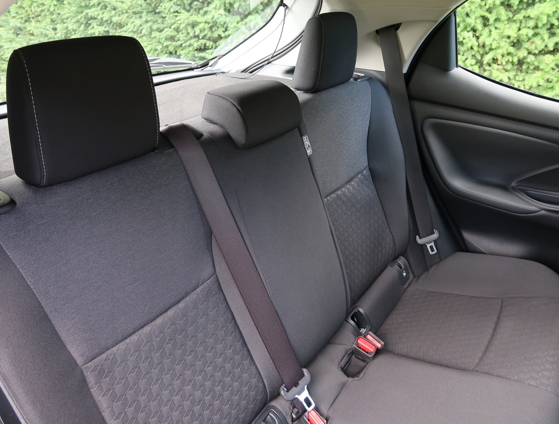 TOYOTA Yaris 1.5 Comfort e-CVT-image-23