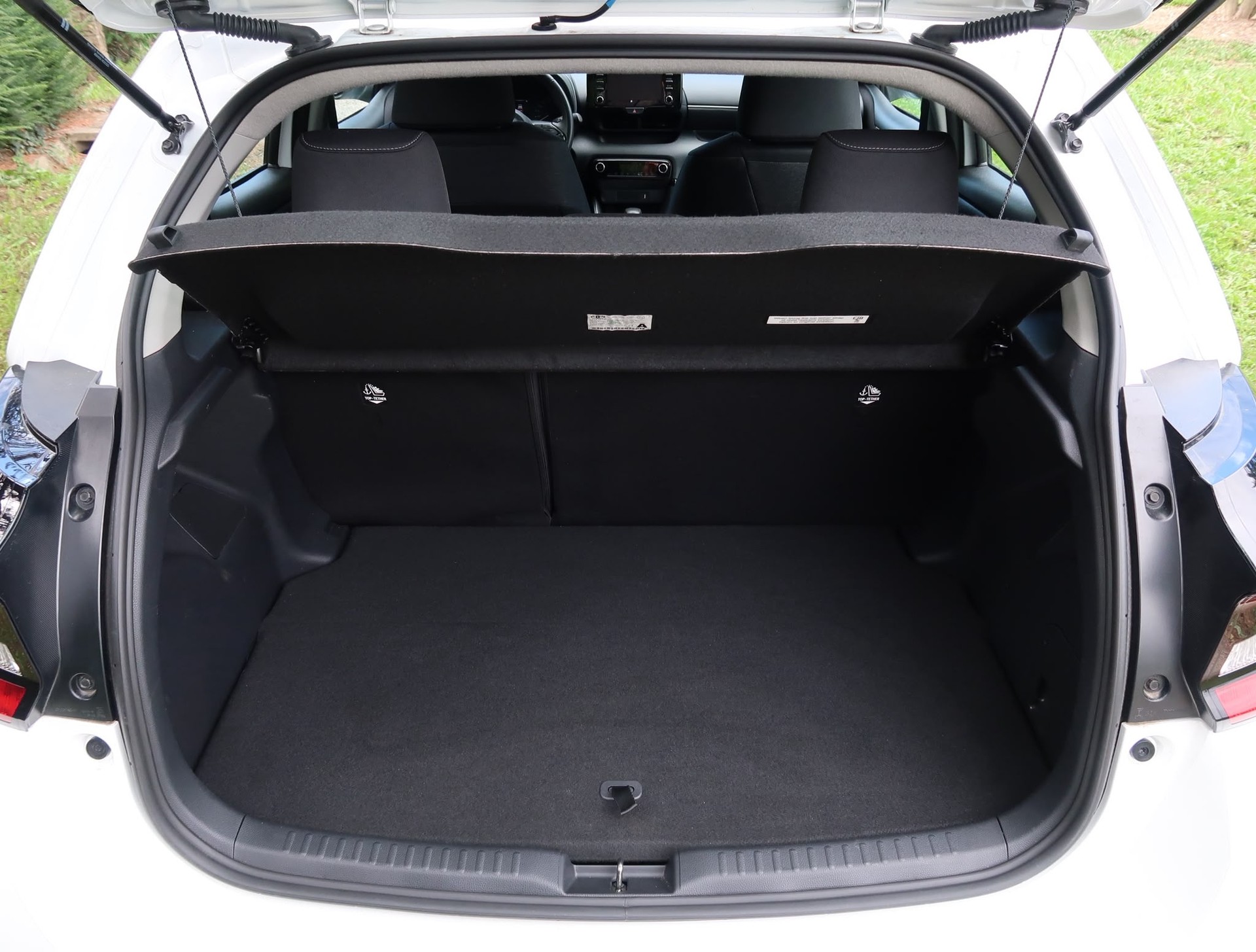 TOYOTA Yaris 1.5 Comfort e-CVT-image-26