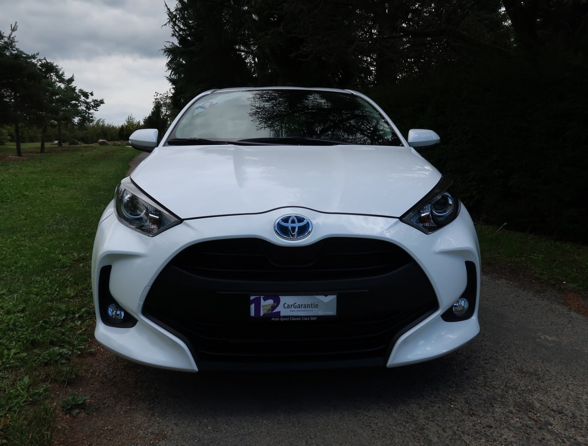 TOYOTA Yaris 1.5 Comfort e-CVT-image-1
