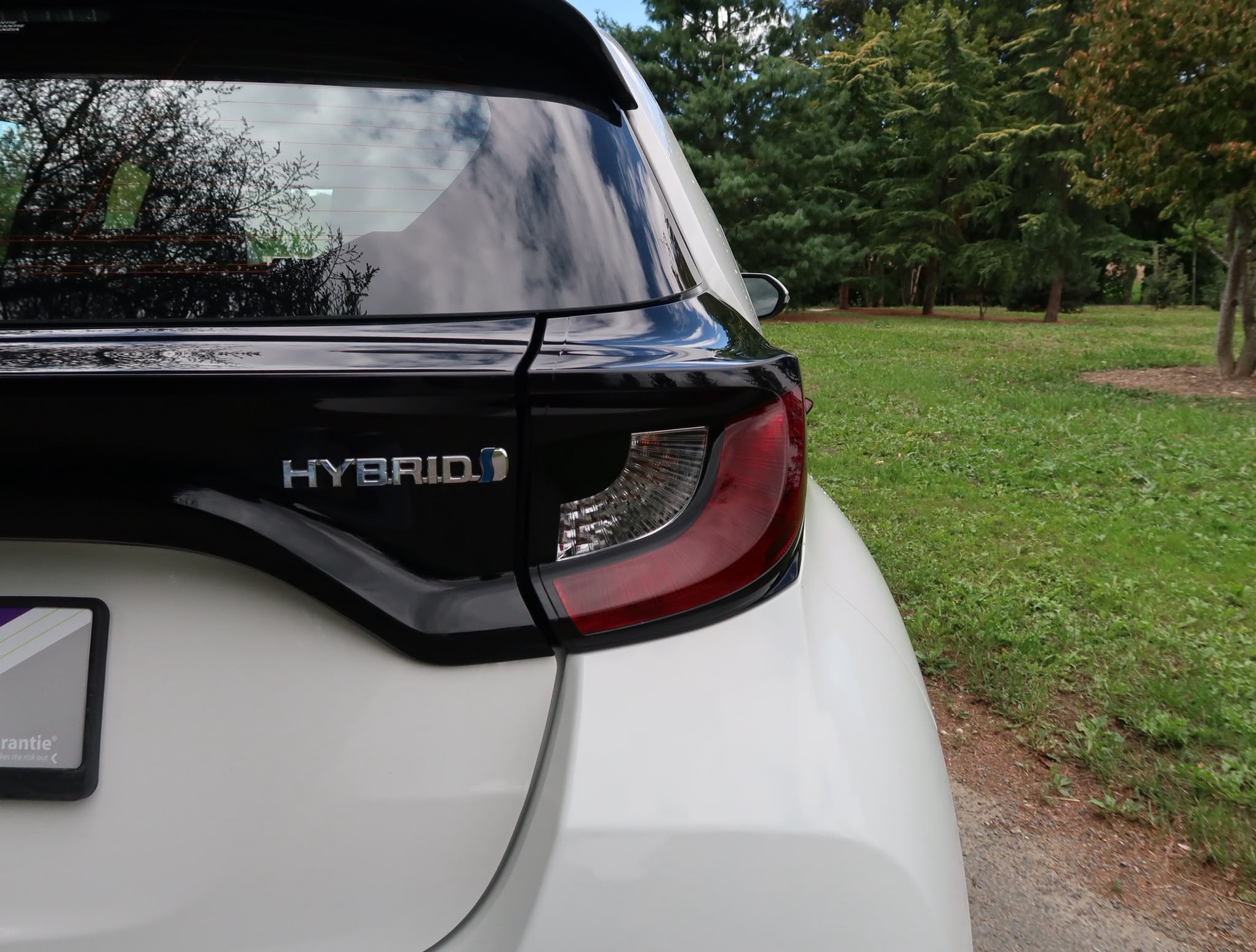TOYOTA Yaris 1.5 Comfort e-CVT-image-8