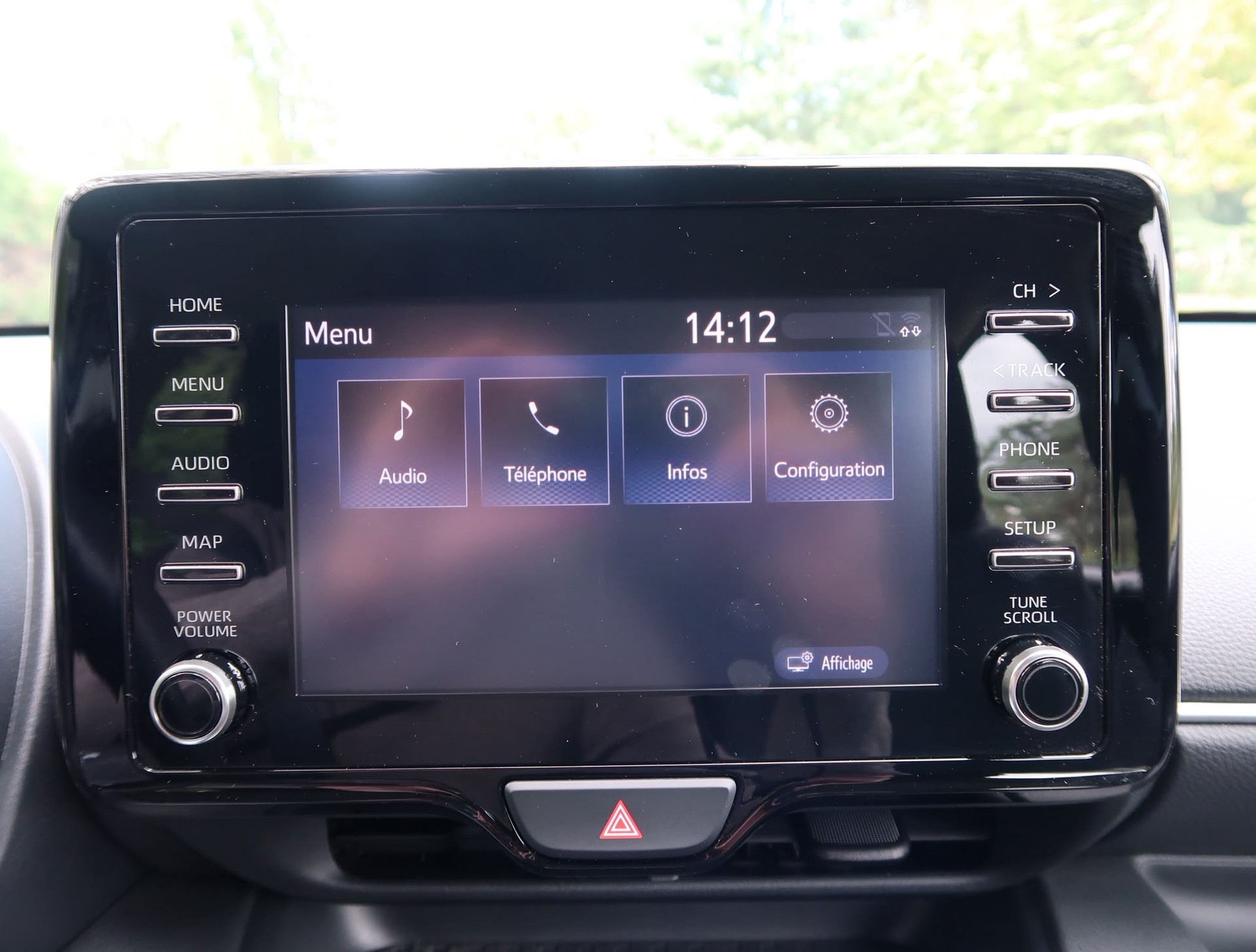 TOYOTA Yaris 1.5 Comfort e-CVT-image-17