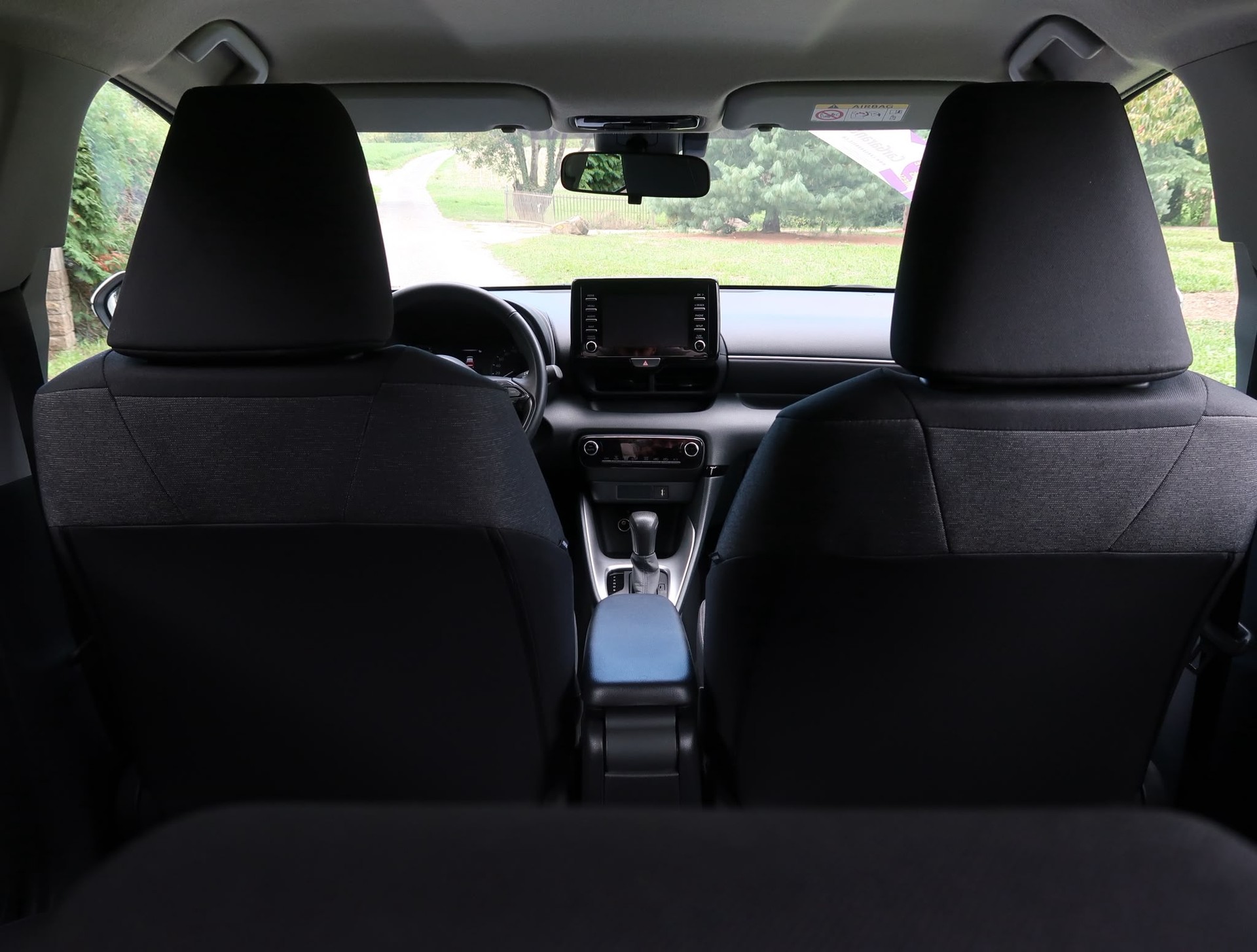 TOYOTA Yaris 1.5 Comfort e-CVT-image-21