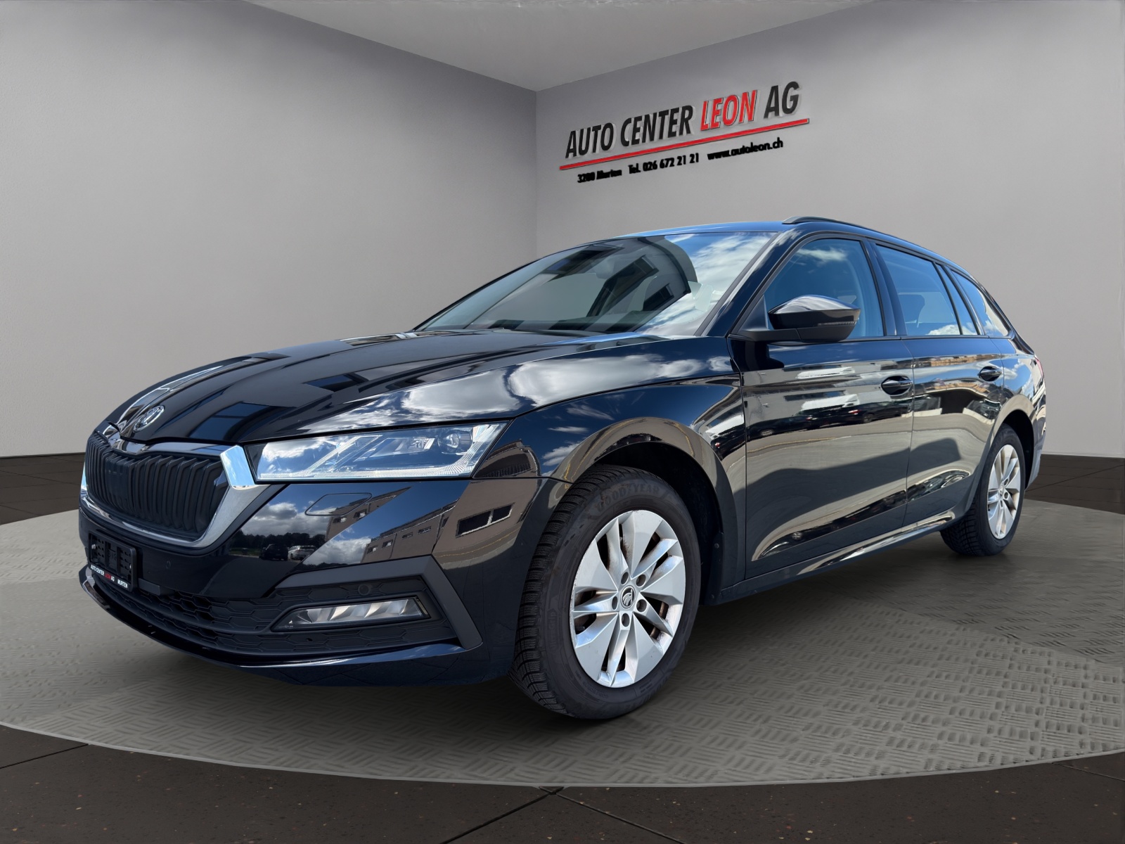 SKODA Octavia Combi 2.0 TDI DSG Ambition 4x4-image-1