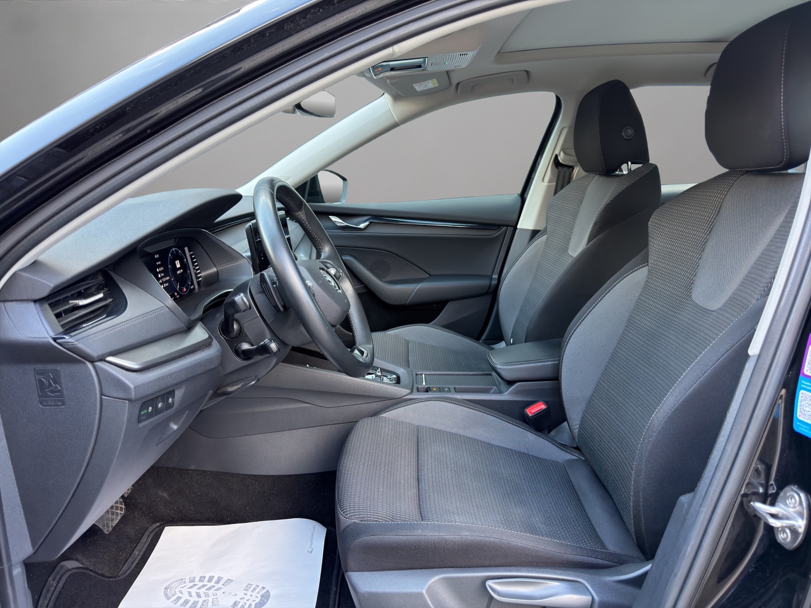 SKODA Octavia Combi 2.0 TDI DSG Ambition 4x4-image-8