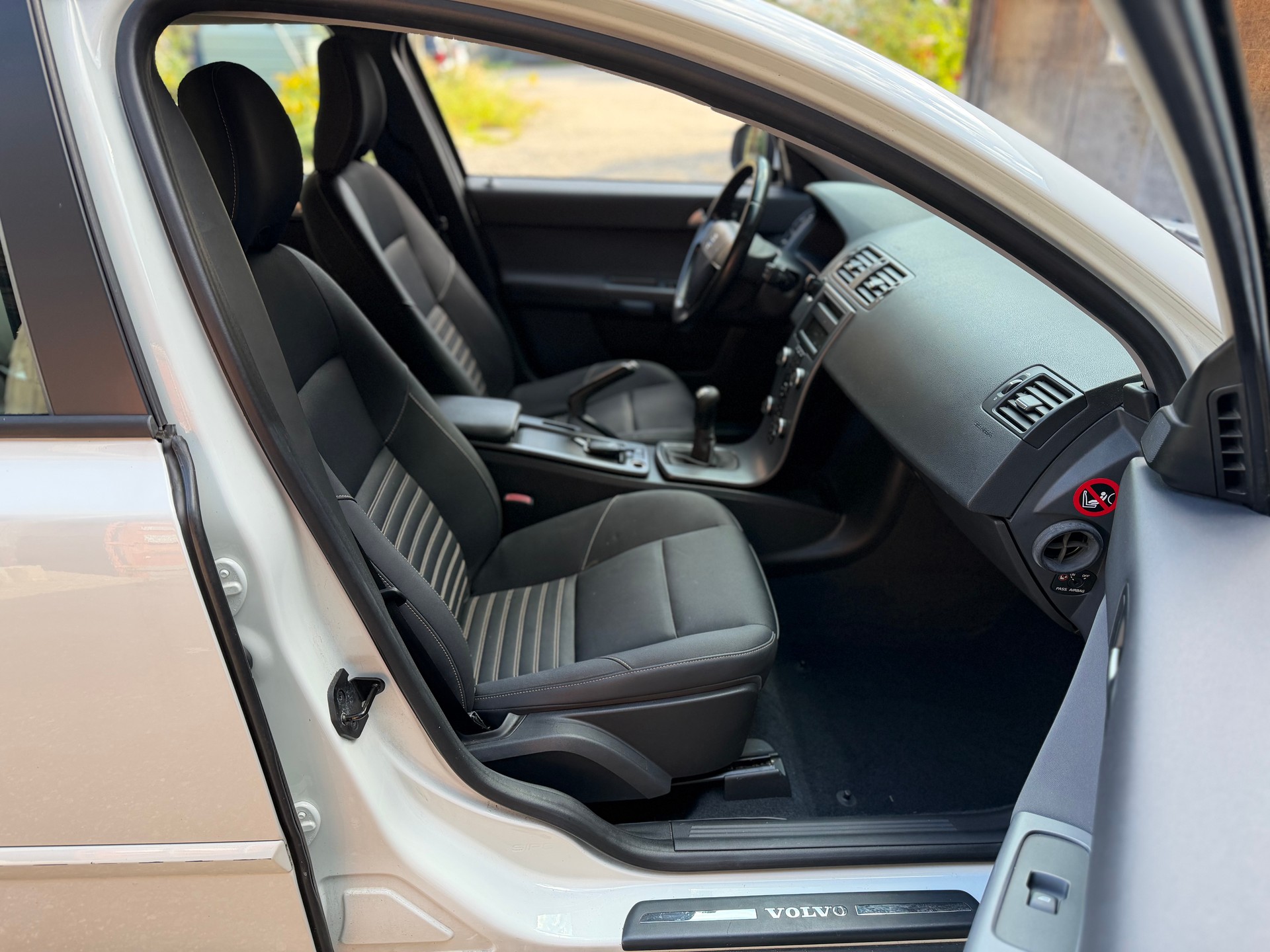 VOLVO V50 DRIVe Start/Stop-image-12