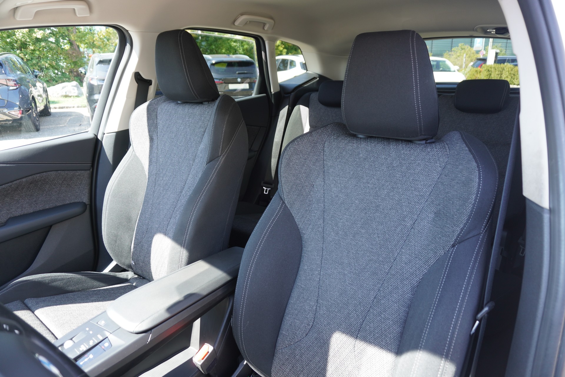 BMW 218d Active Tourer DKG-image-19