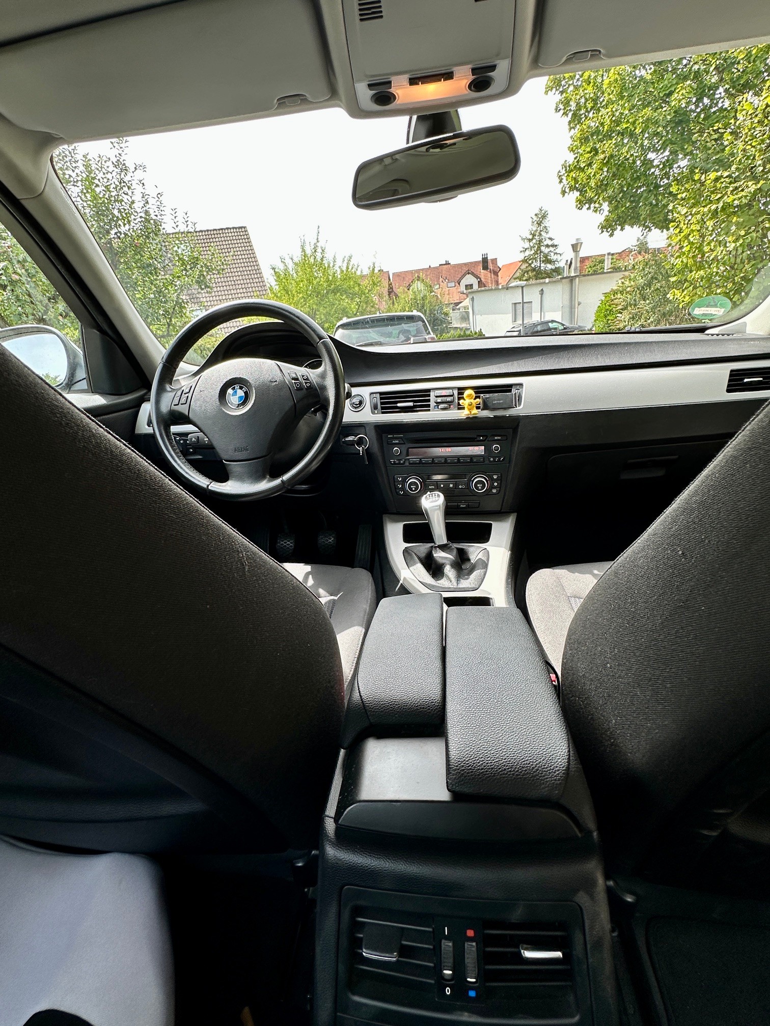 BMW 320d-image-5