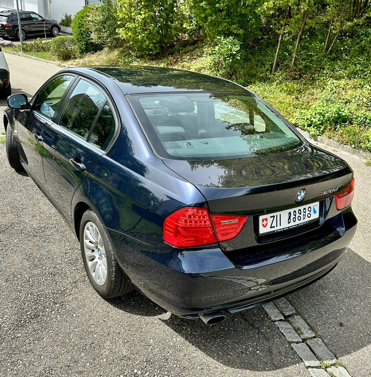 BMW 320d-image-2