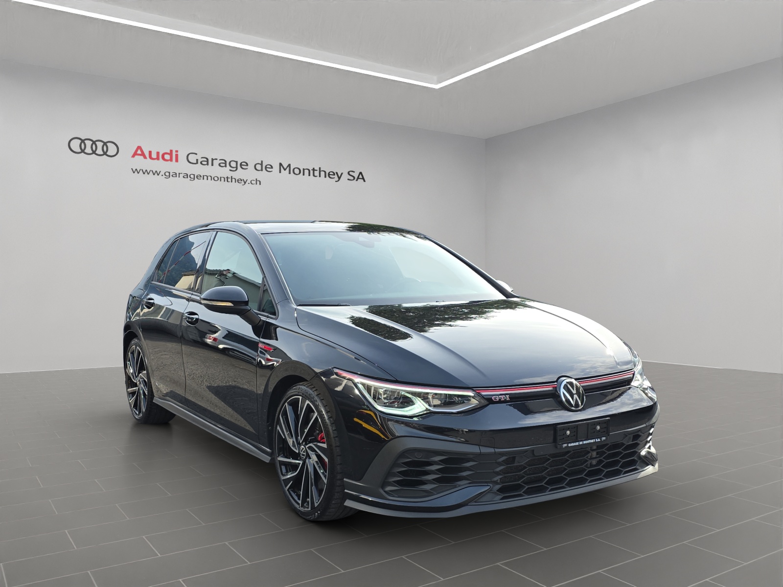 VW Golf 2.0 TSI GTI Clubsport DSG-image-2