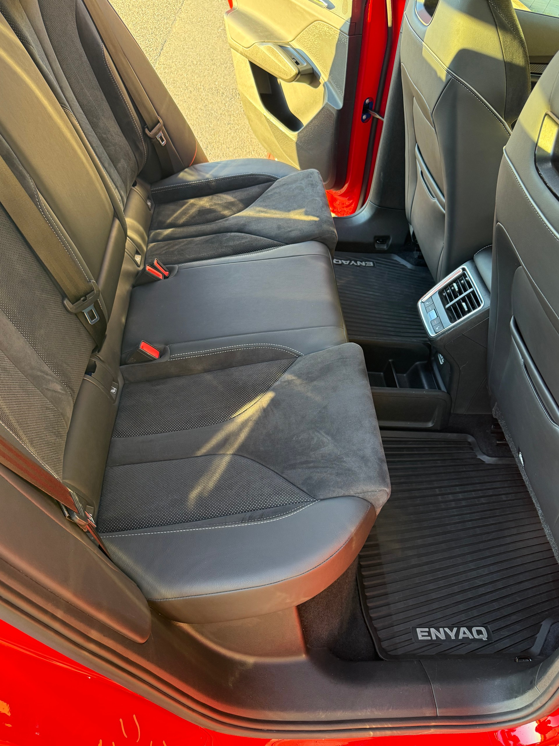 SKODA Enyaq iV 80x SportLine-image-8