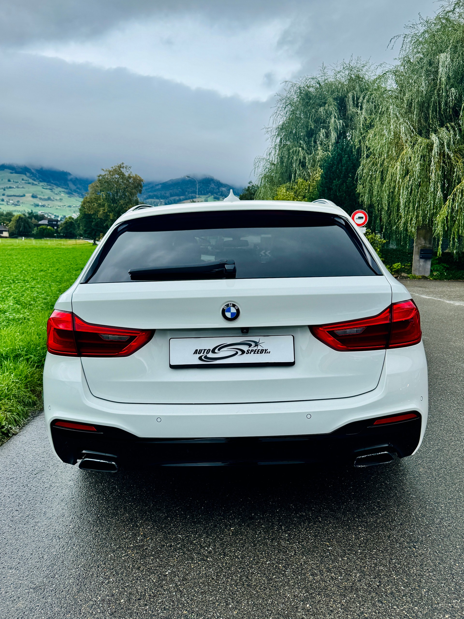 BMW 530i xDrive Touring Steptronic-image-4