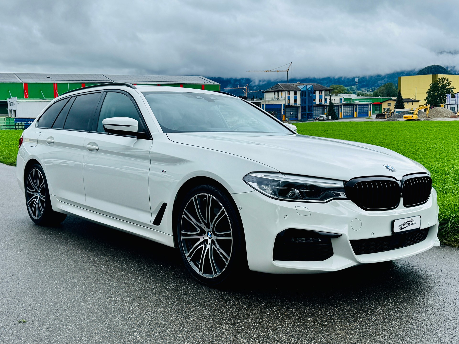 BMW 530i xDrive Touring Steptronic-image-5