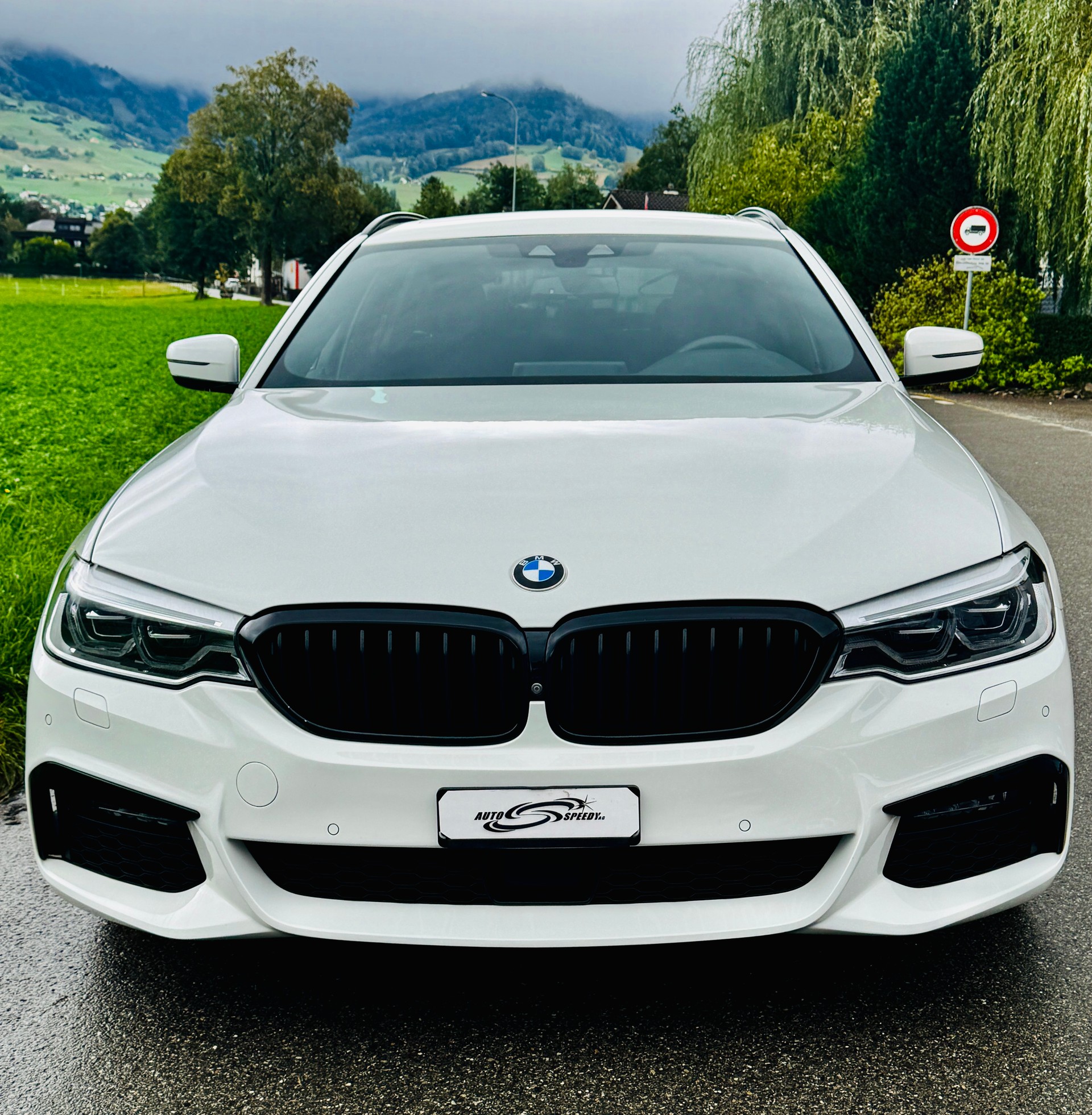 BMW 530i xDrive Touring Steptronic-image-3