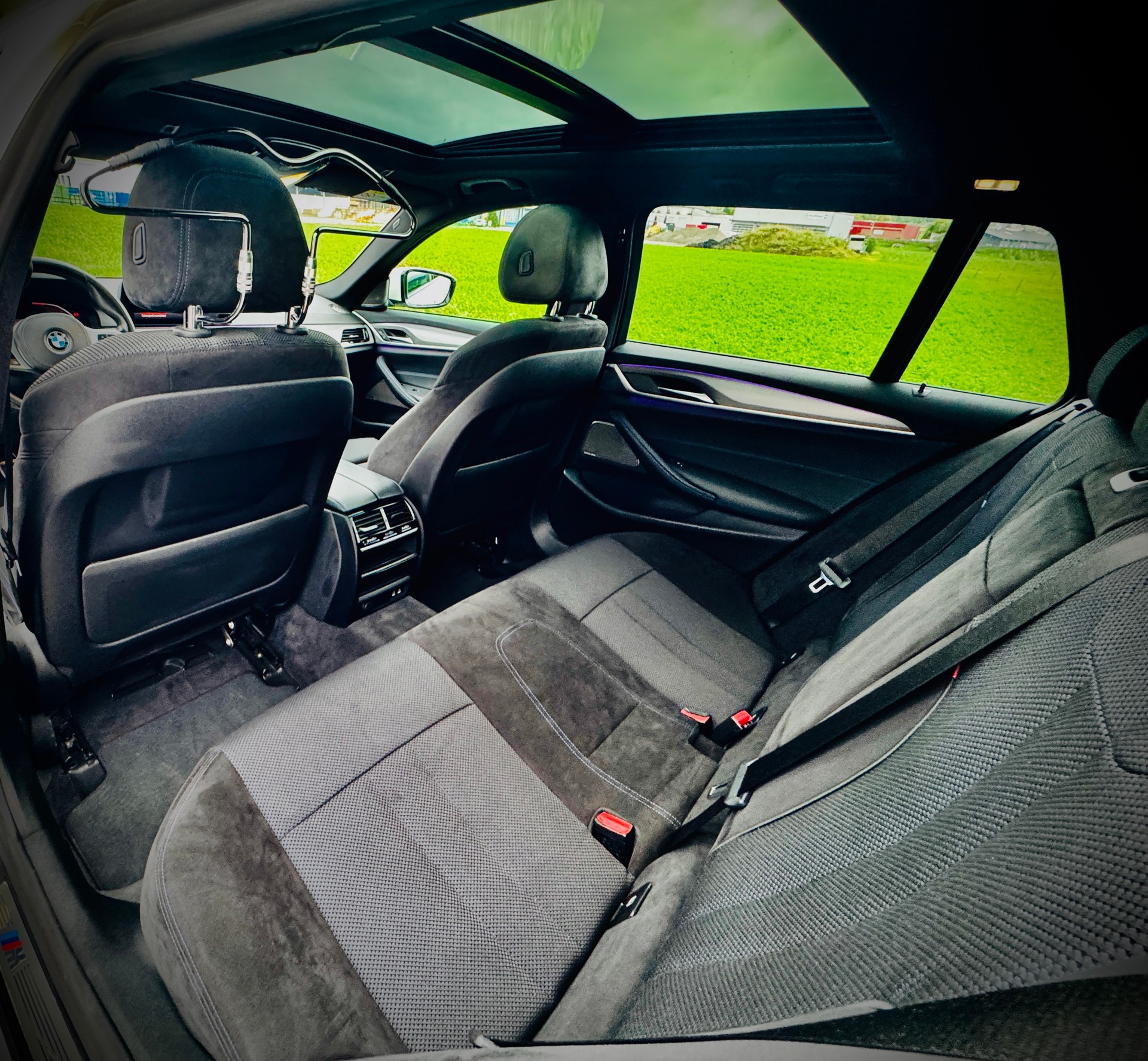 BMW 530i xDrive Touring Steptronic-image-13