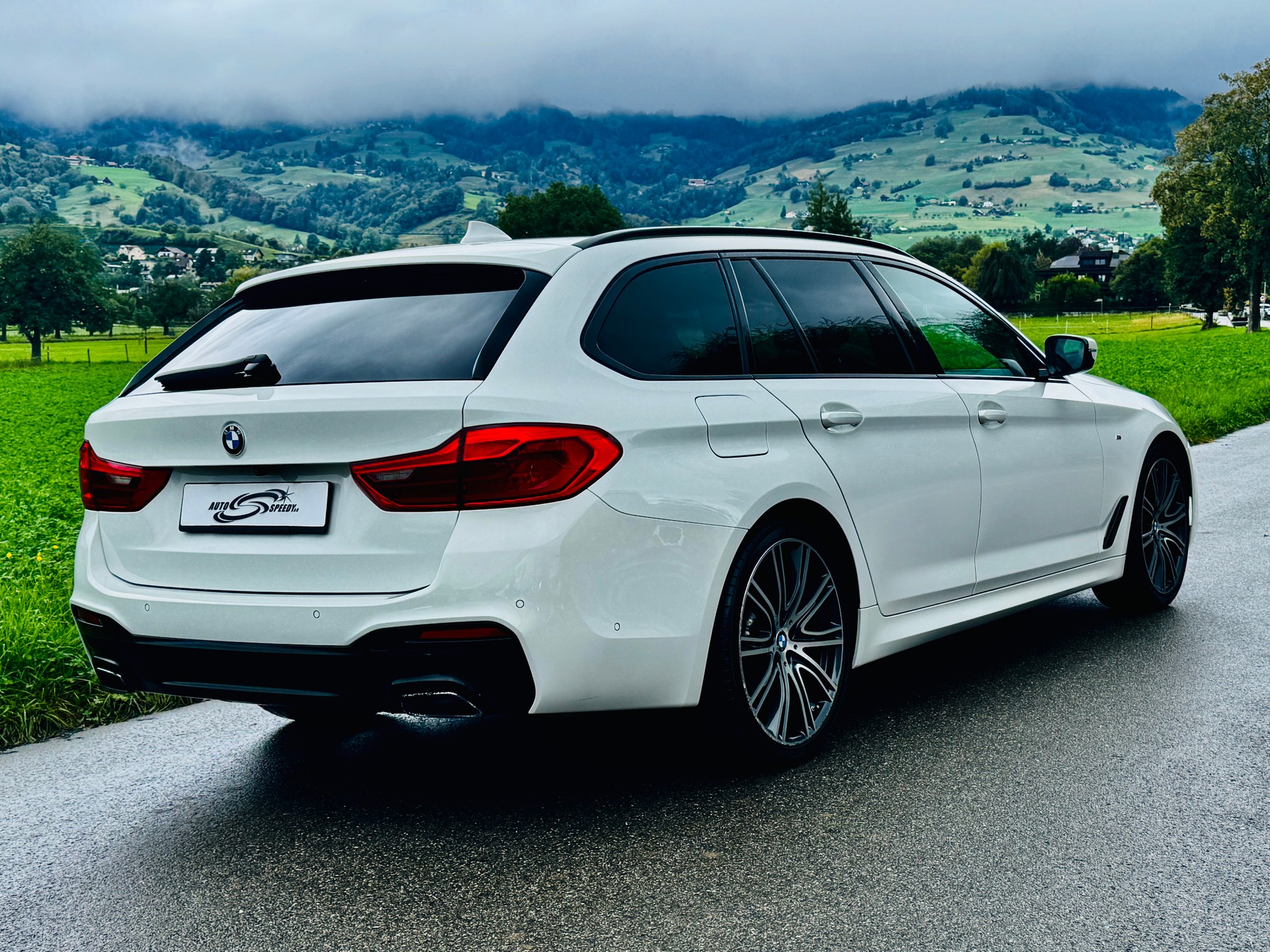 BMW 530i xDrive Touring Steptronic-image-7