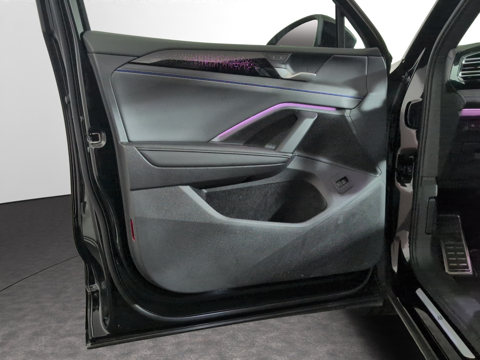 VW Tiguan 2.0 TSI DSG R-Line 4Motion-image-14
