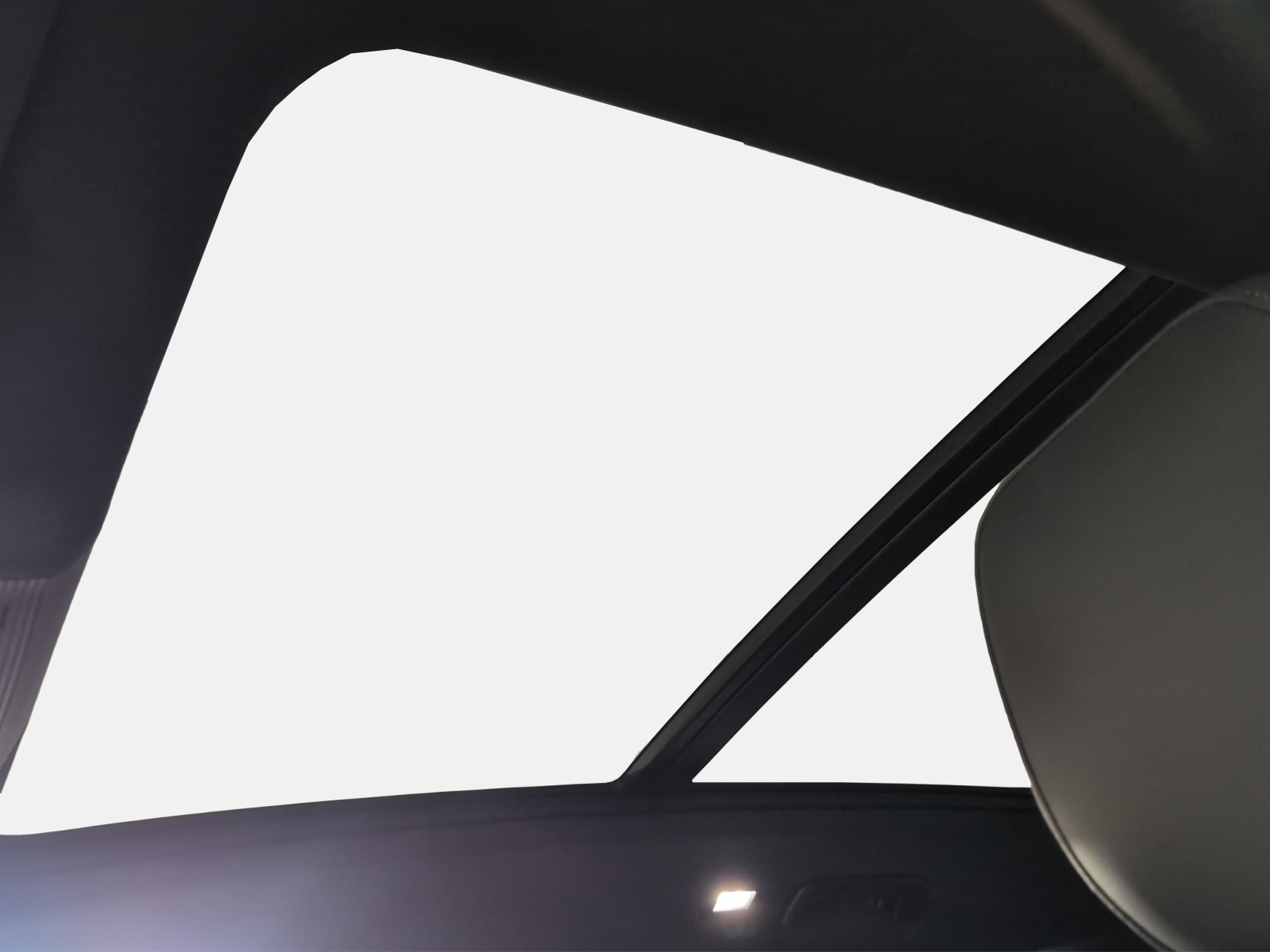VW Tiguan 2.0 TSI DSG R-Line 4Motion-image-13