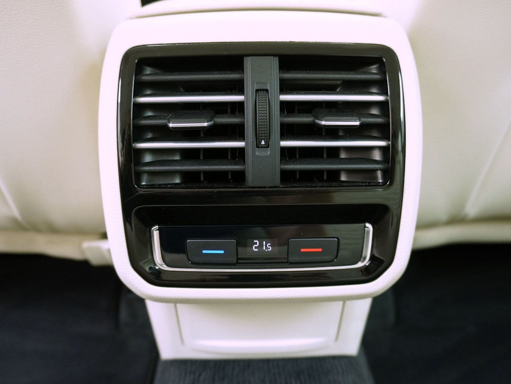 VW Passat Variant 1.4 TSI DSG Plug-In-Hybrid GTE-image-11