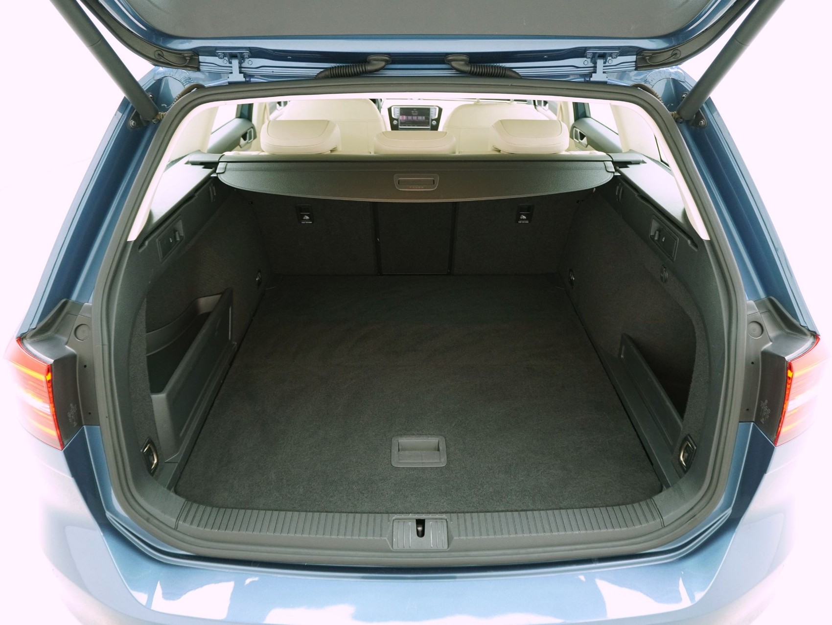 VW Passat Variant 1.4 TSI DSG Plug-In-Hybrid GTE-image-12