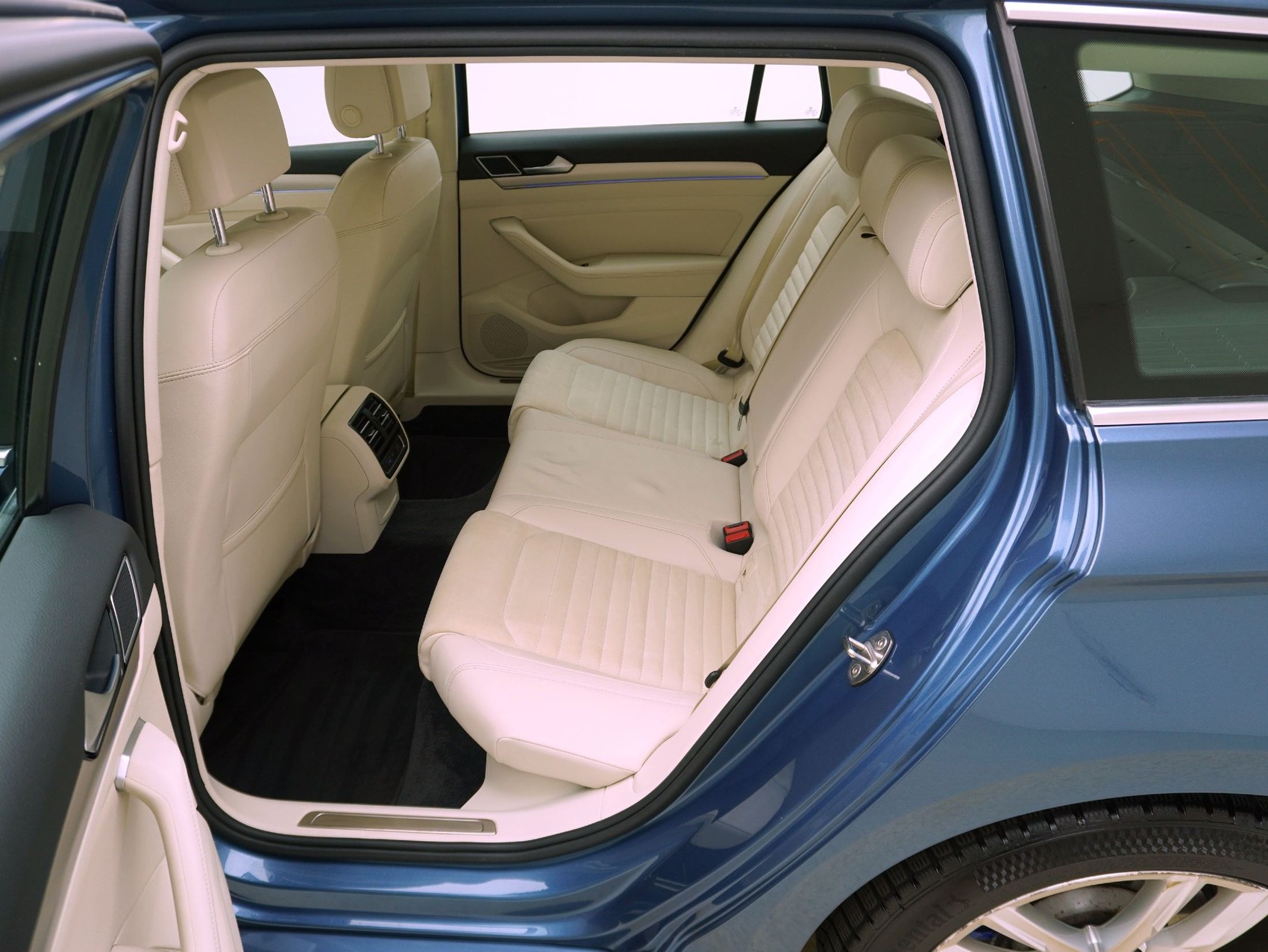 VW Passat Variant 1.4 TSI DSG Plug-In-Hybrid GTE-image-10
