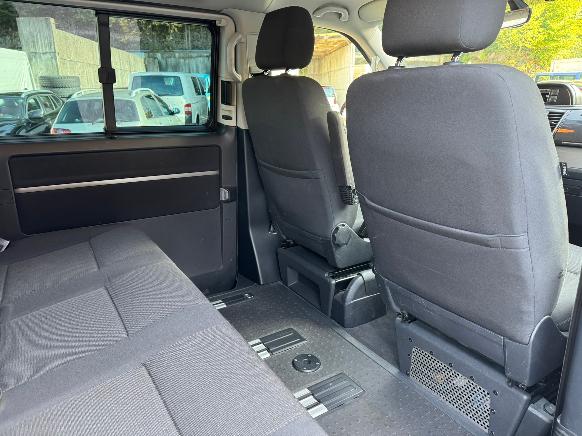 VW T6 Multivan 2.0 Bi-TDI Highline 4Motion DSG-image-14