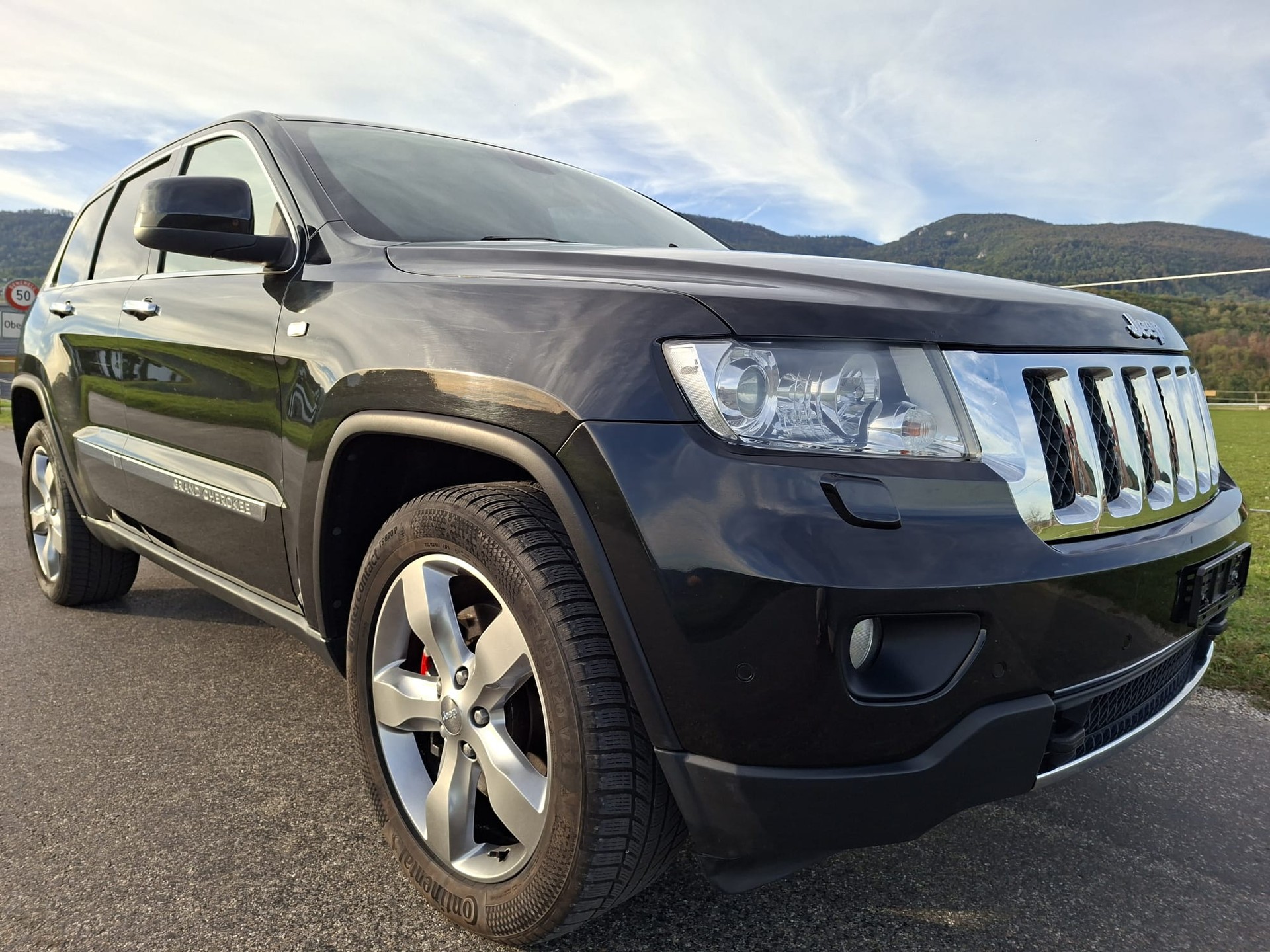JEEP Grand Cherokee 5.7 HEMI Overland Automatic-image-8
