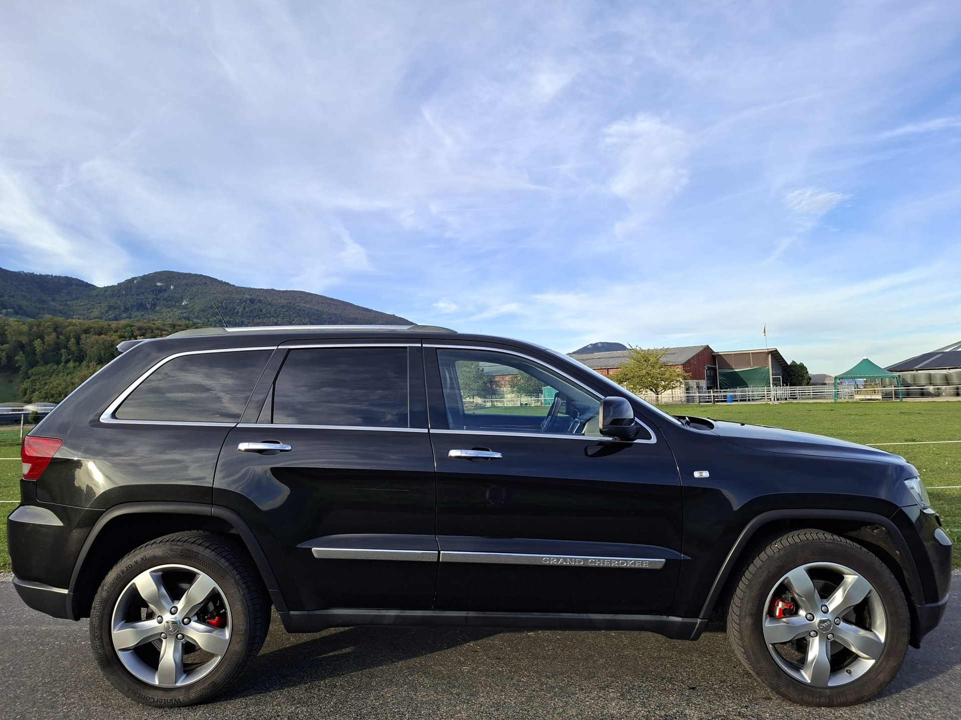 JEEP Grand Cherokee 5.7 HEMI Overland Automatic-image-7