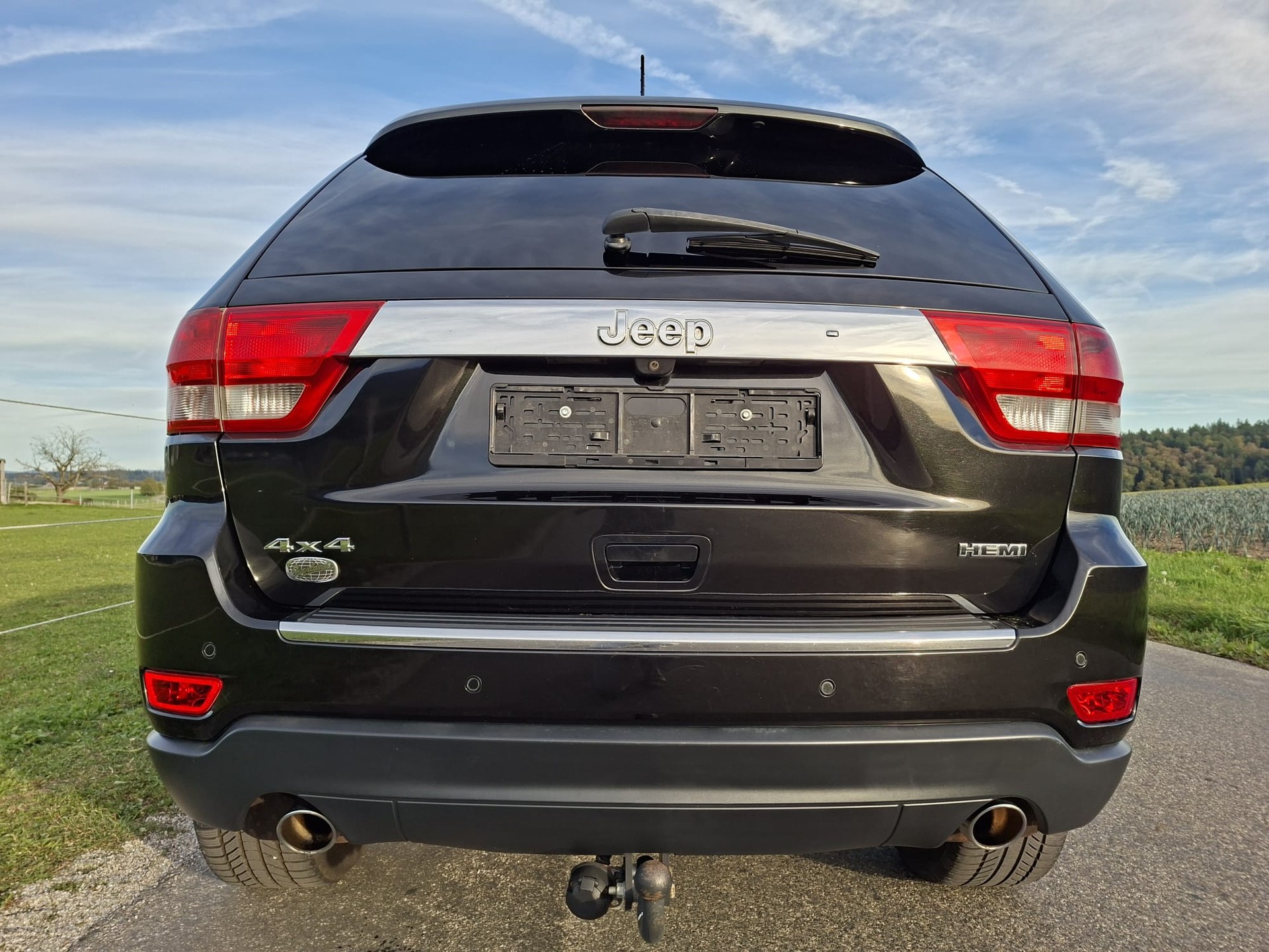 JEEP Grand Cherokee 5.7 HEMI Overland Automatic-image-5
