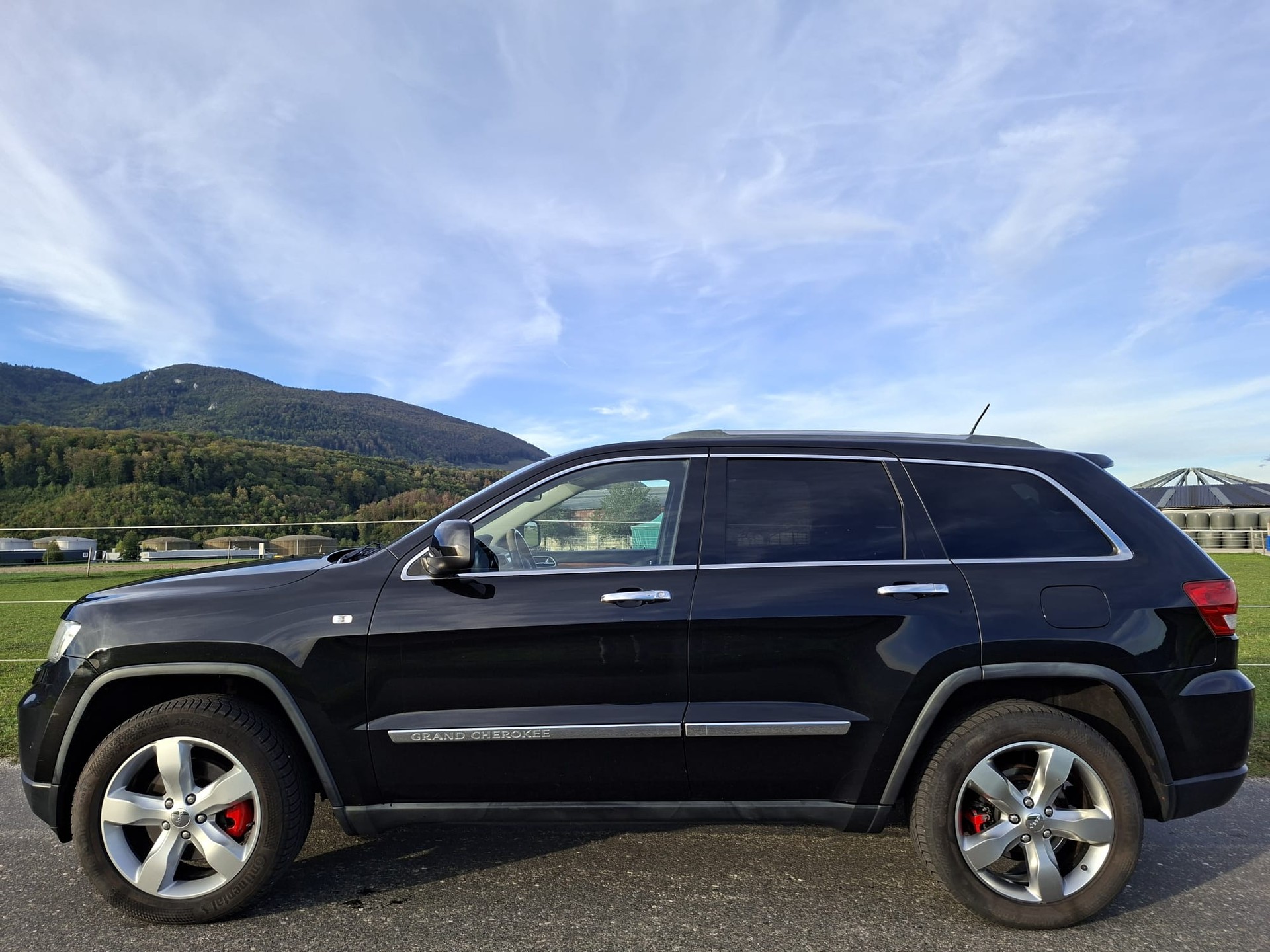 JEEP Grand Cherokee 5.7 HEMI Overland Automatic-image-3