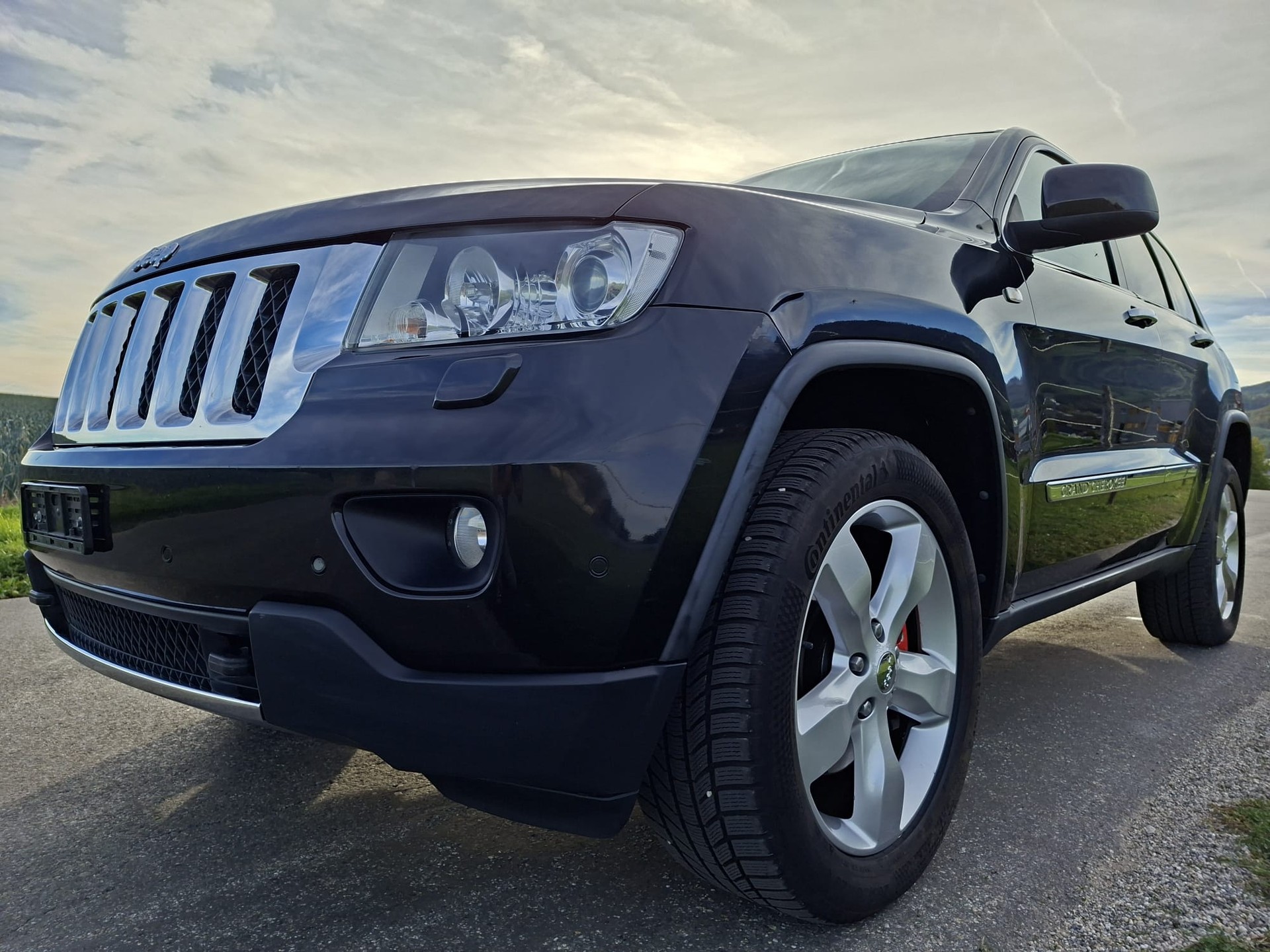 JEEP Grand Cherokee 5.7 HEMI Overland Automatic-image-2