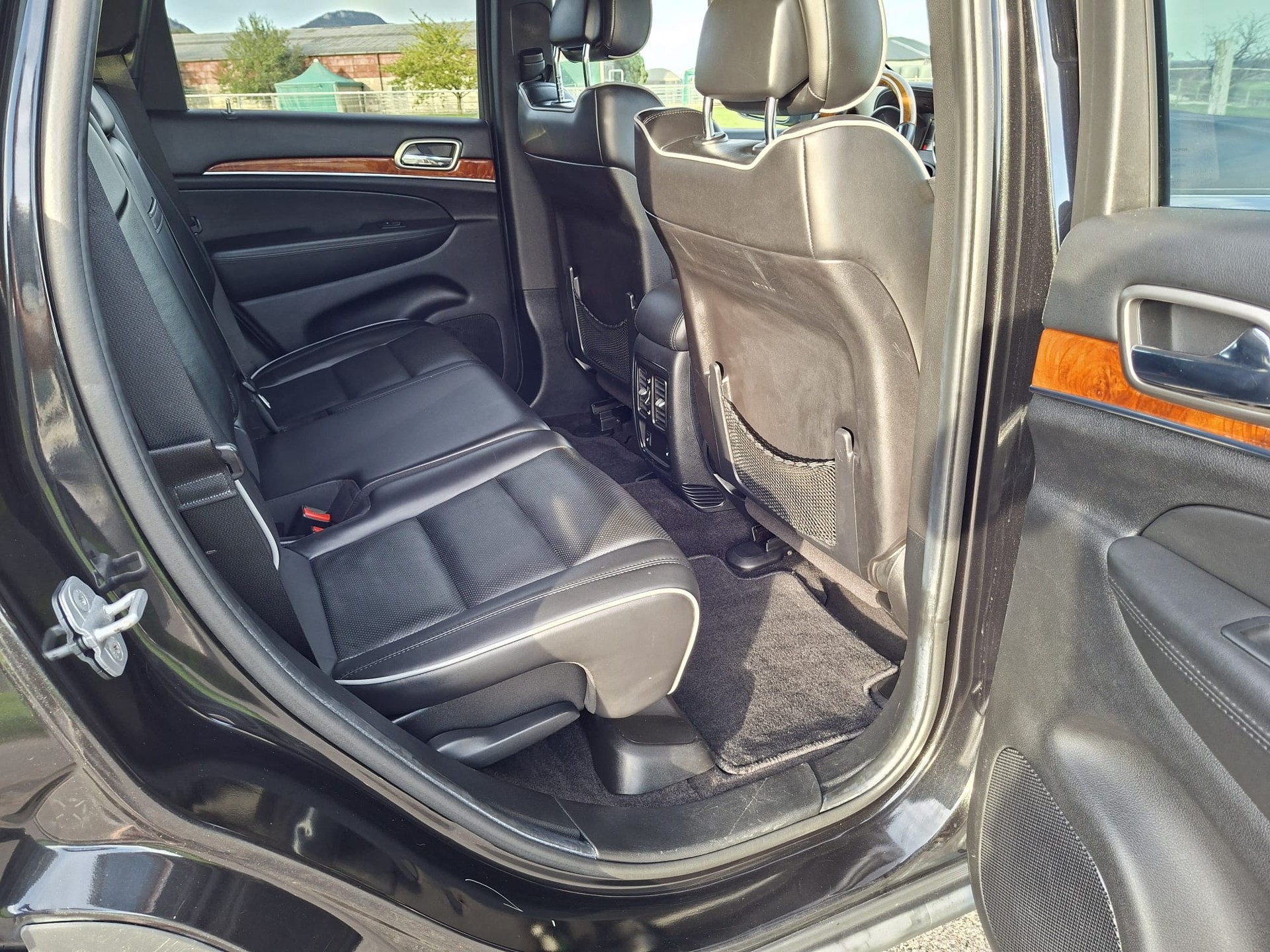 JEEP Grand Cherokee 5.7 HEMI Overland Automatic-image-10