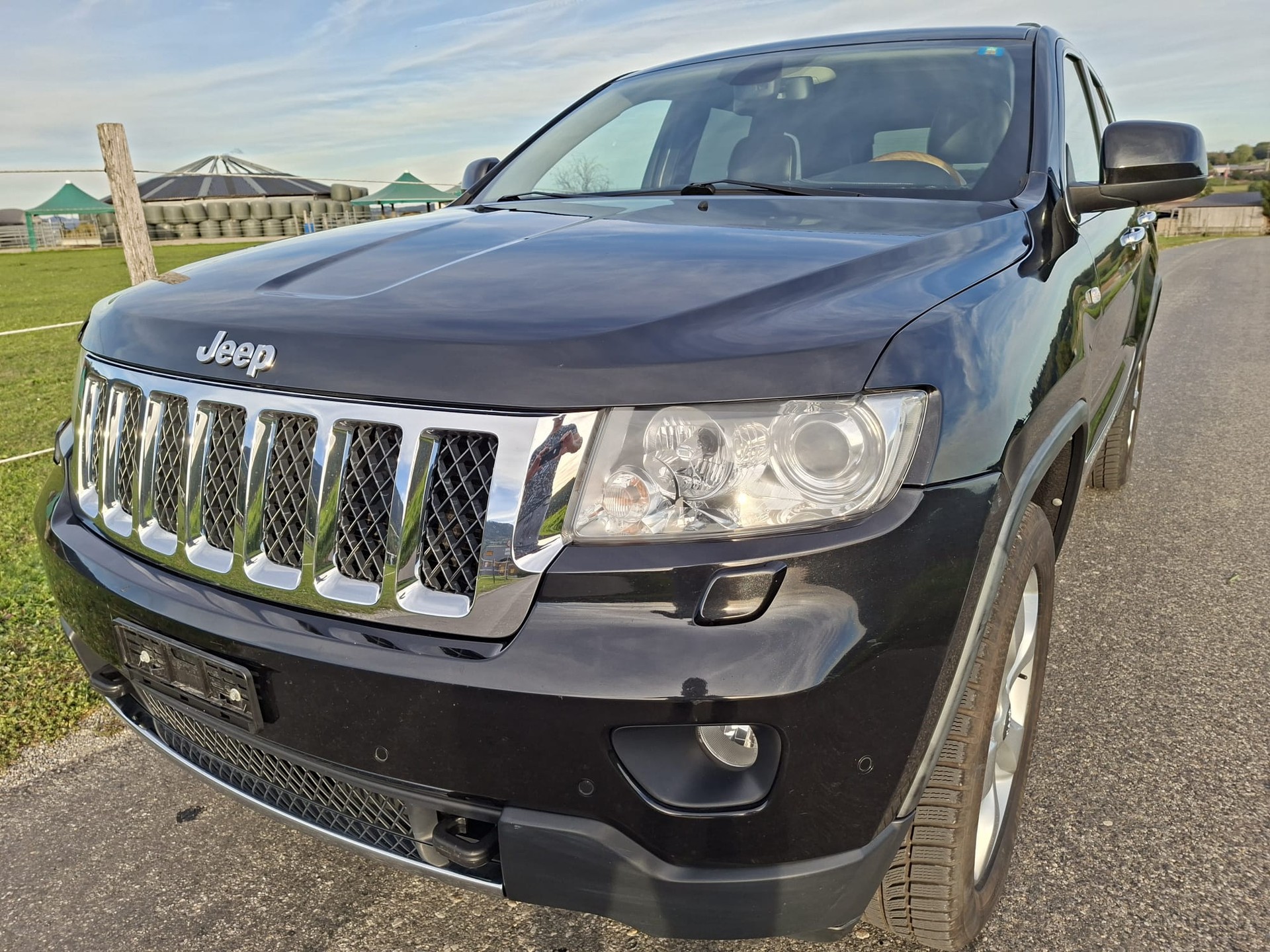 JEEP Grand Cherokee 5.7 HEMI Overland Automatic-image-1