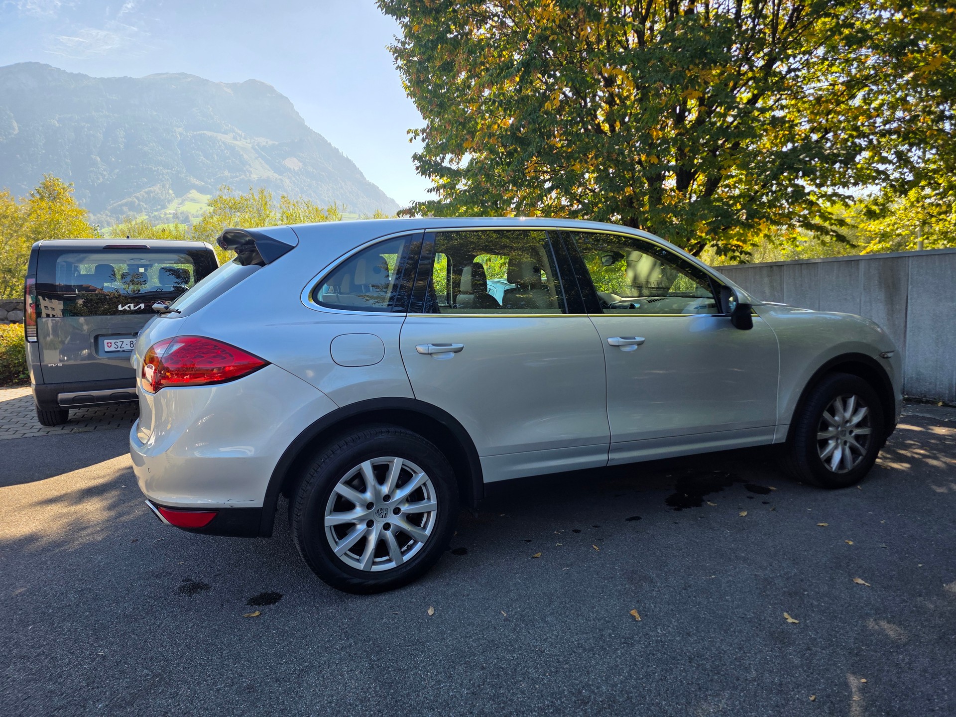 PORSCHE CAYENNE-image-1