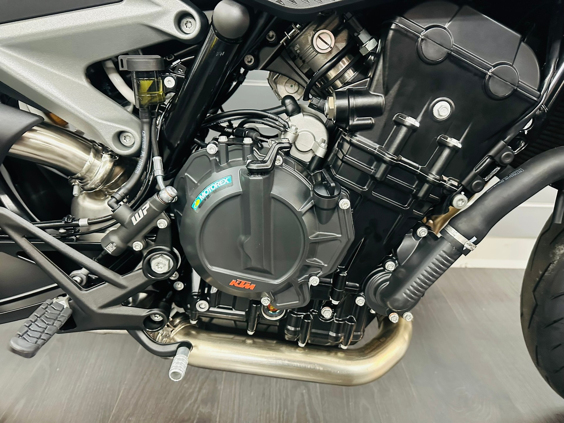 KTM 790 Duke-showroom-element-2