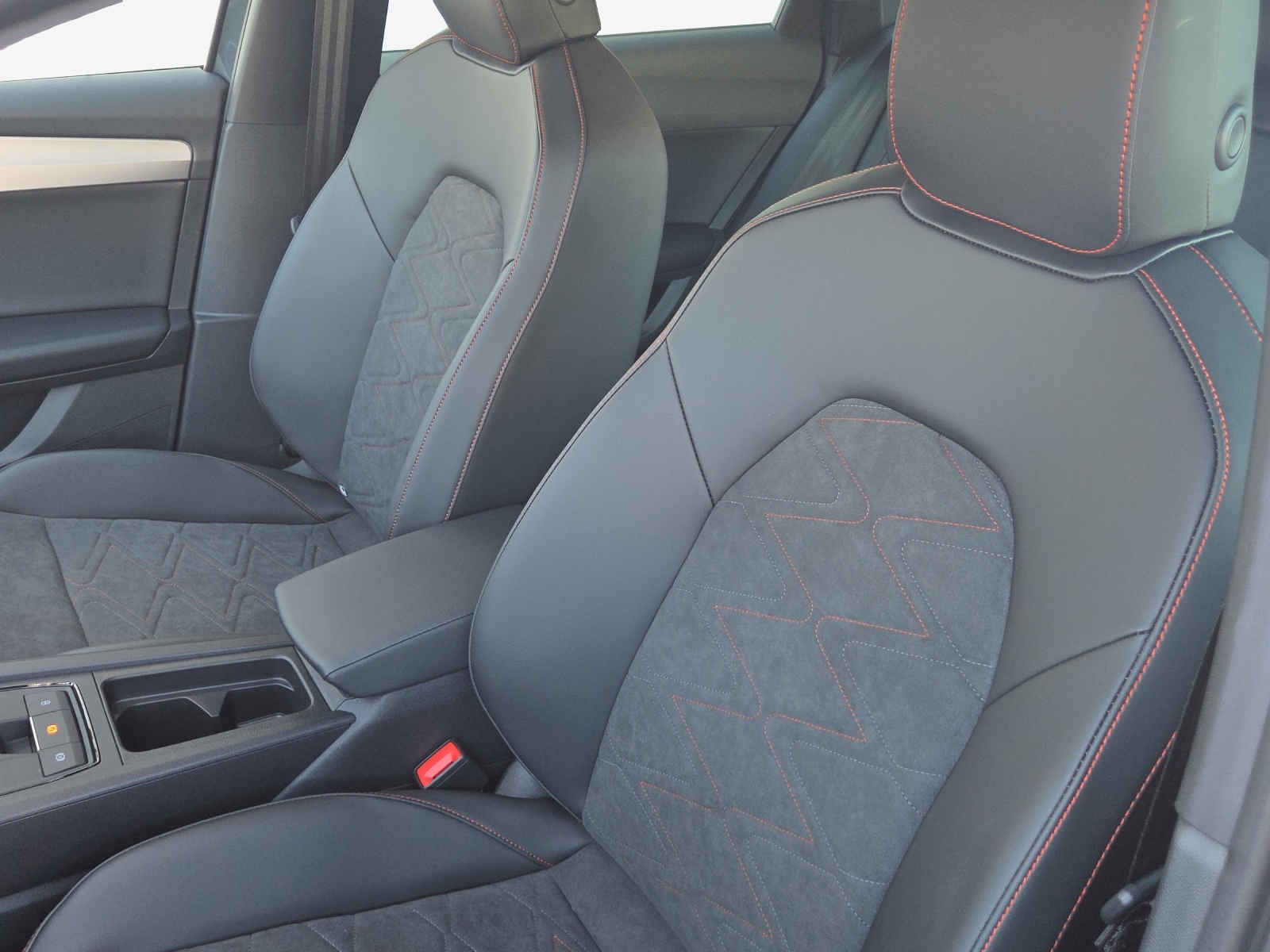 SEAT Leon ST 1.5 eHybrid pHEV DSG Move FR-image-14