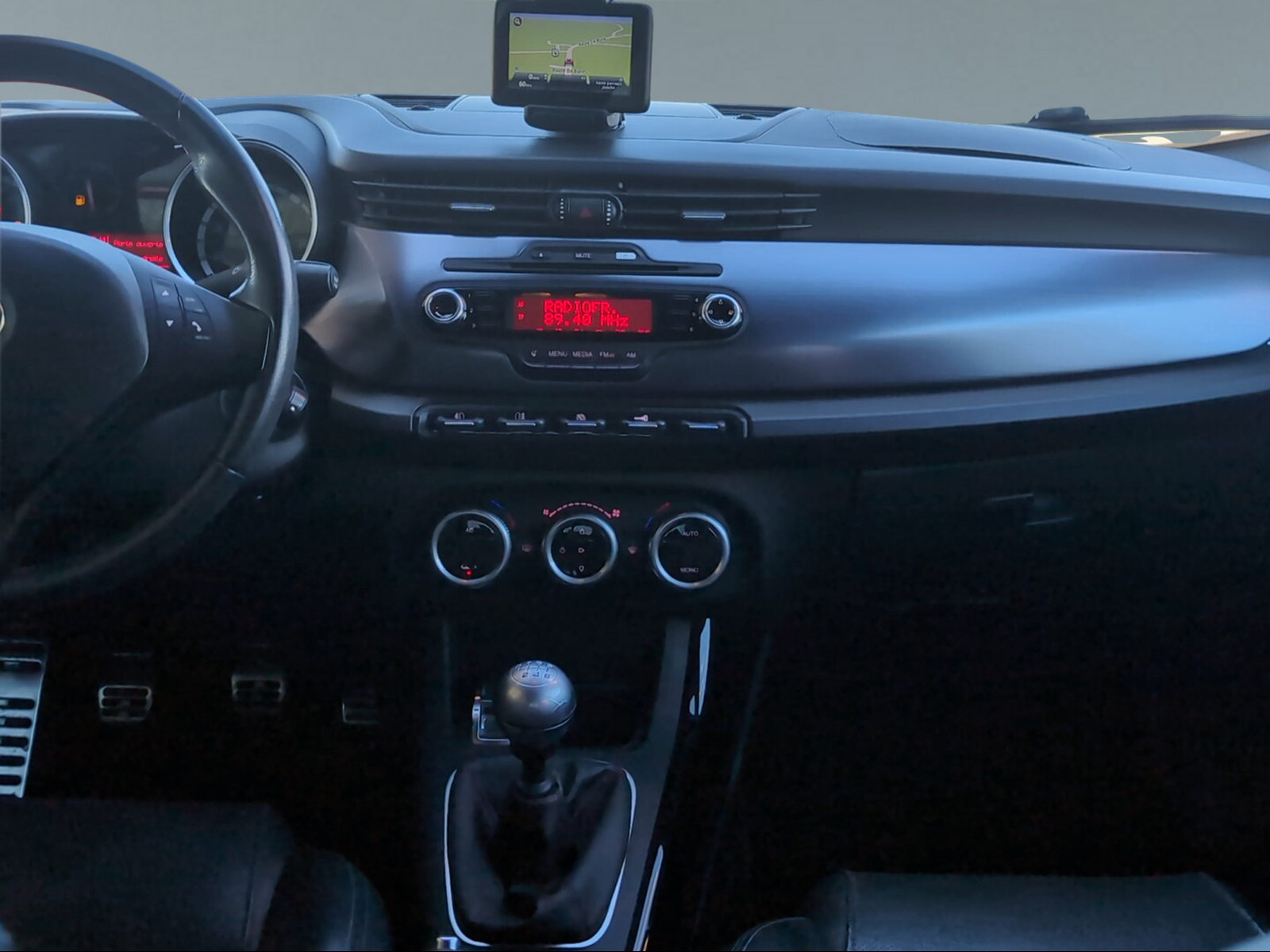 ALFA ROMEO Giulietta 1.4 TB Distinctive-image-9