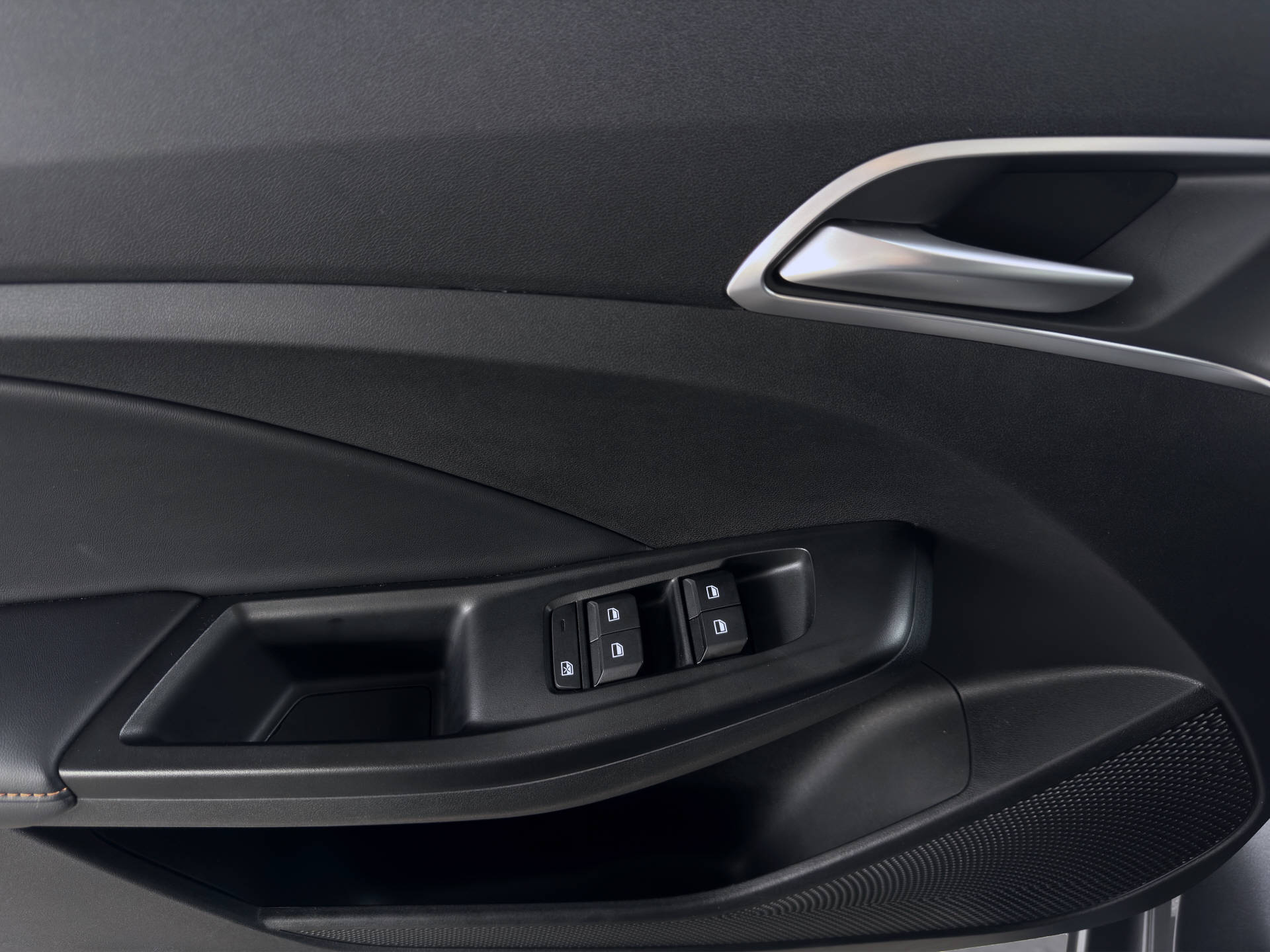 MG 3 1.5 Hybrid Luxury-image-8