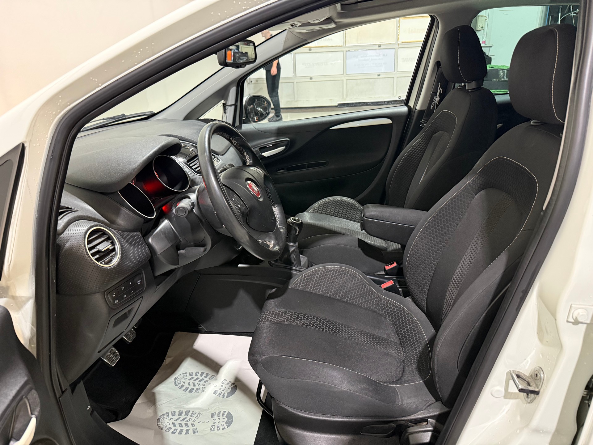 FIAT Punto Evo 1.4 16V Turbo Sport-image-12