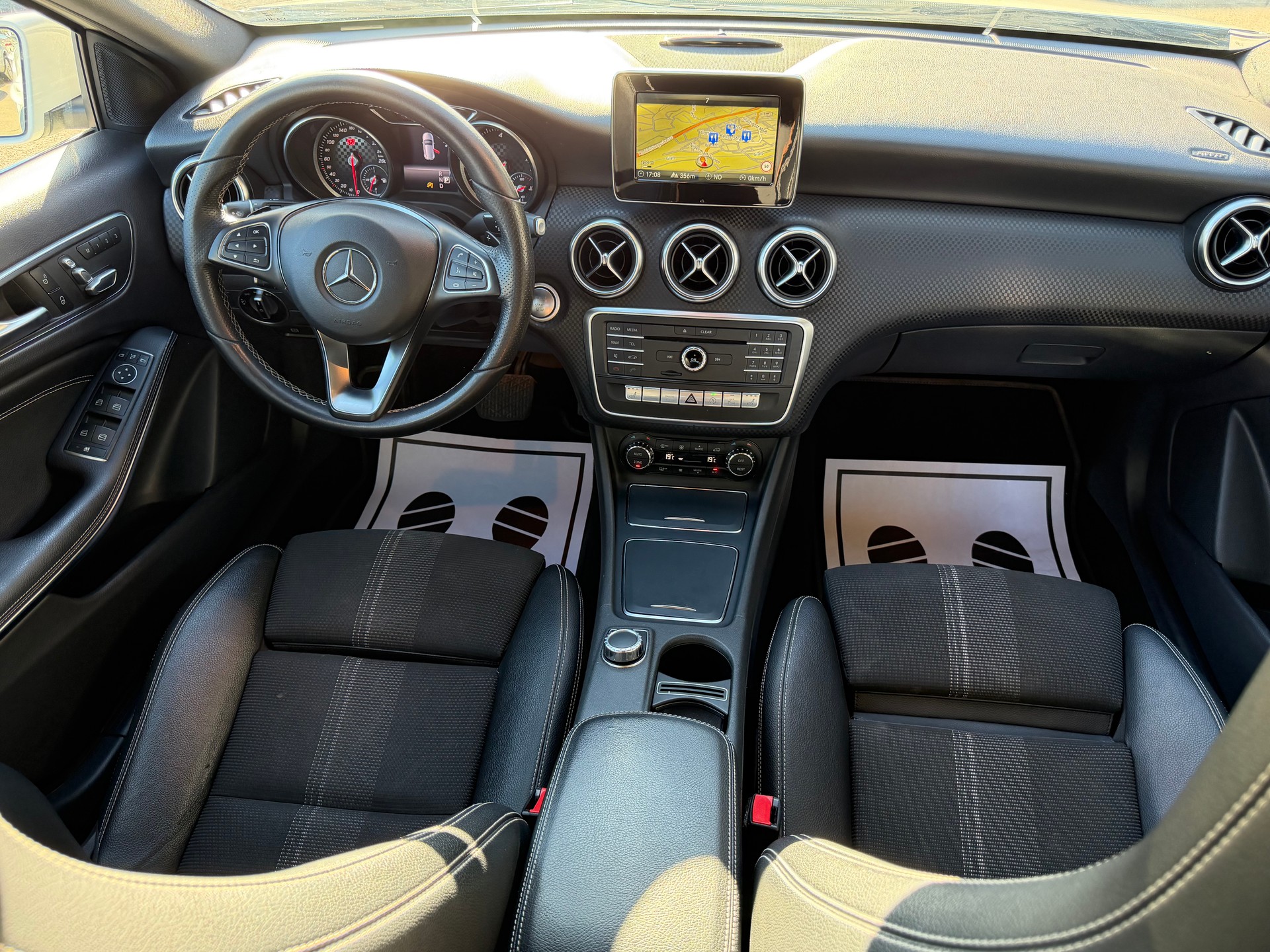 MERCEDES-BENZ A 200 CDI Urban 7G-DCT-image-8