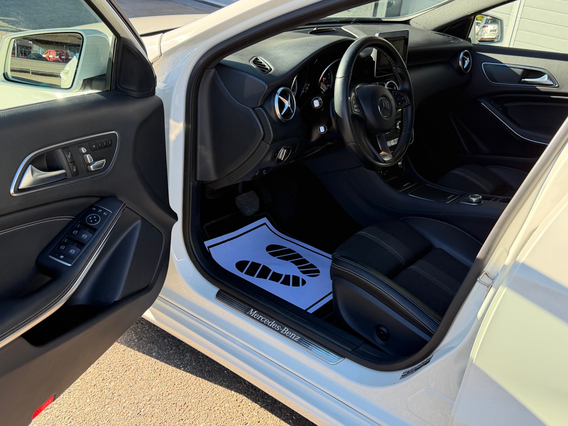 MERCEDES-BENZ A 200 CDI Urban 7G-DCT-image-7