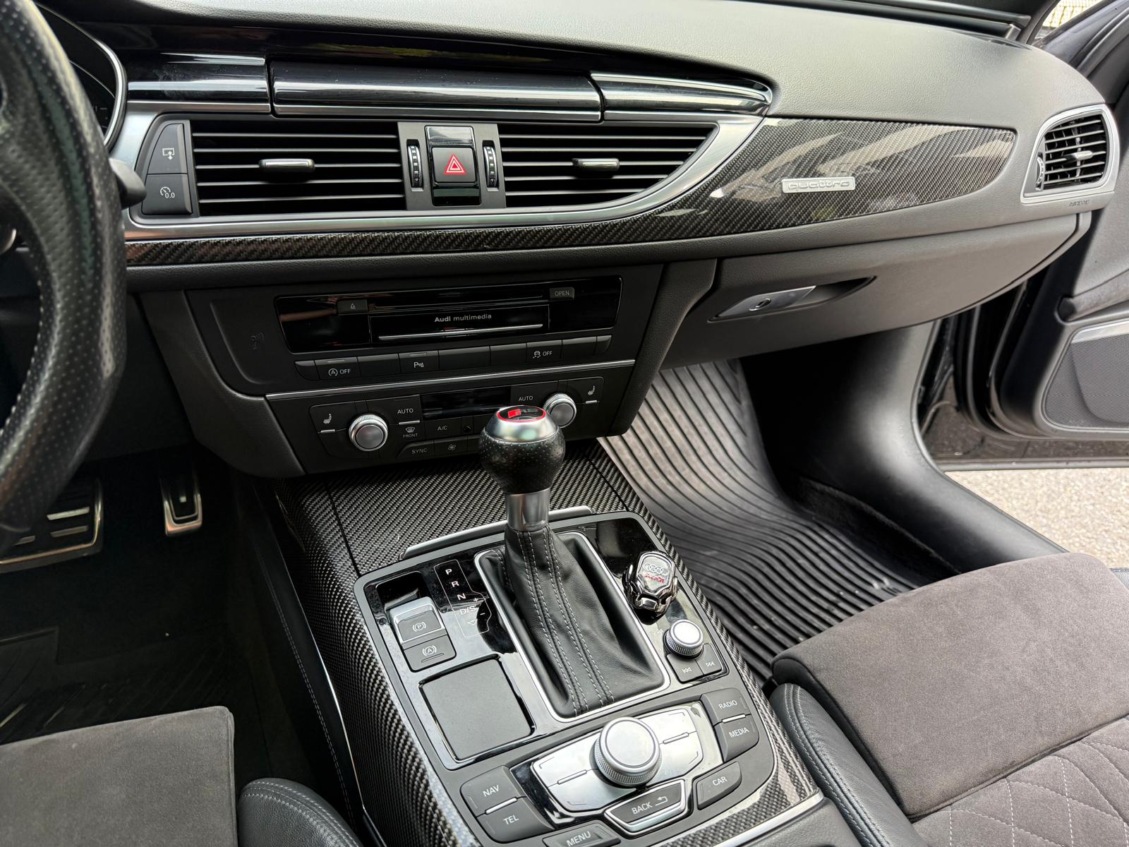 AUDI RS6 Avant 4.0 TFSI V8 performance quattro-image-12