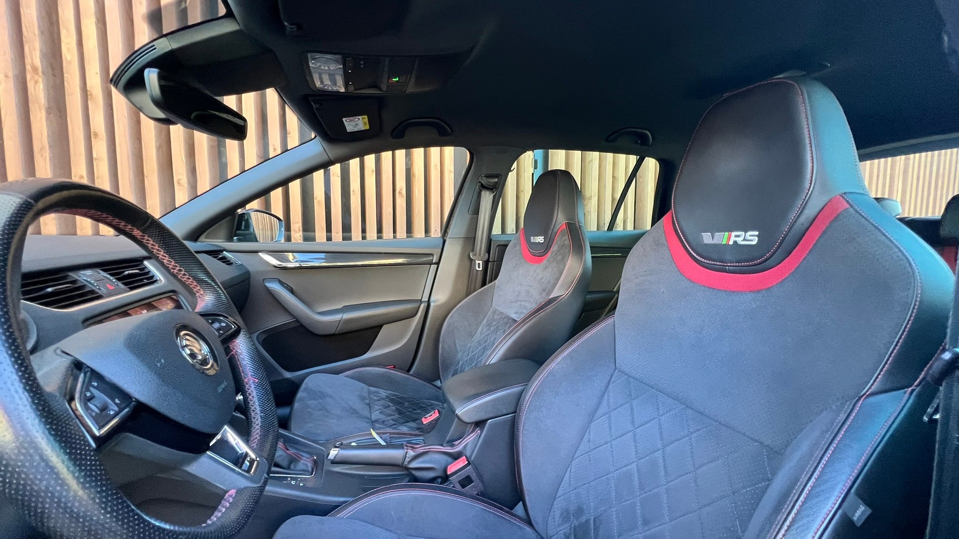 SKODA OCTAVIA COMBI 2.0 TSI RS FINAL EDITION BLACK DSG l 290 PS-image-21
